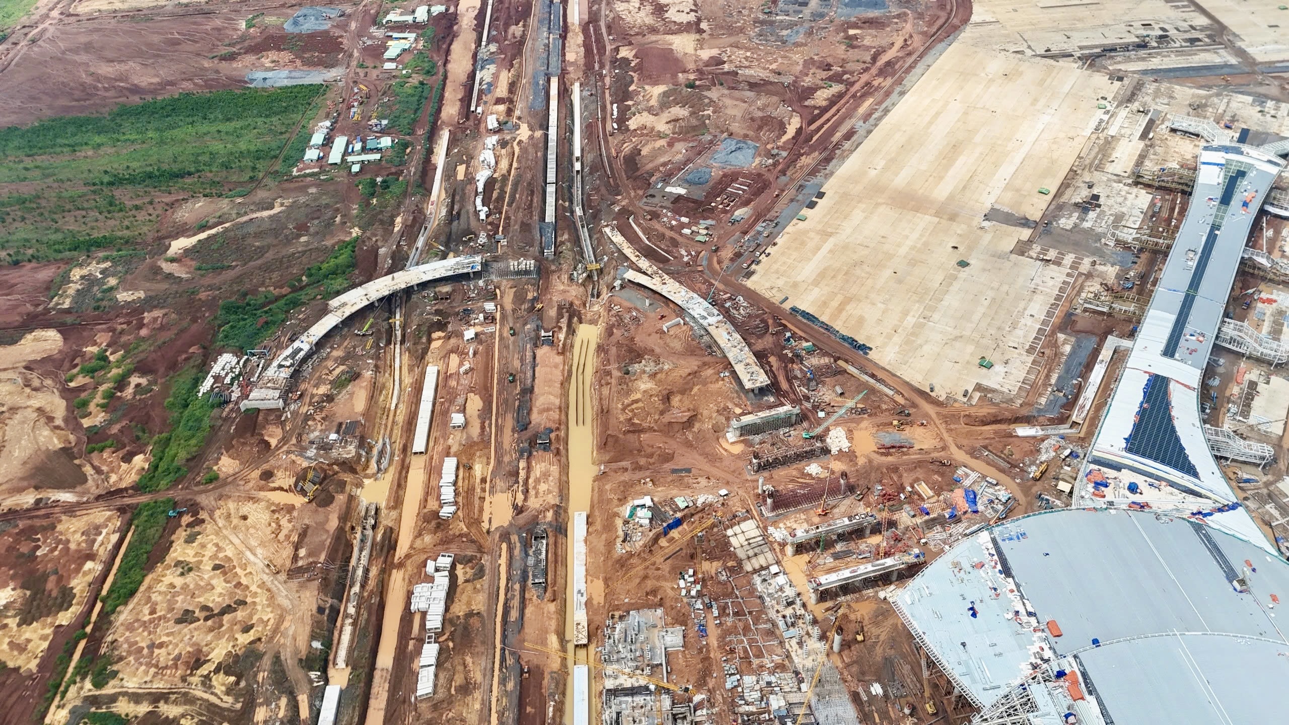 Bộ trưởng Trần Hồng Minh chỉ đạo "thi công sân bay Long Thành đến đâu, sạch đẹp đến đó"- Ảnh 13. Bộ trưởng Trần Hồng Minh chỉ đạo "thi công sân bay Long Thành đến đâu, sạch đẹp đến đó"- Ảnh 13.