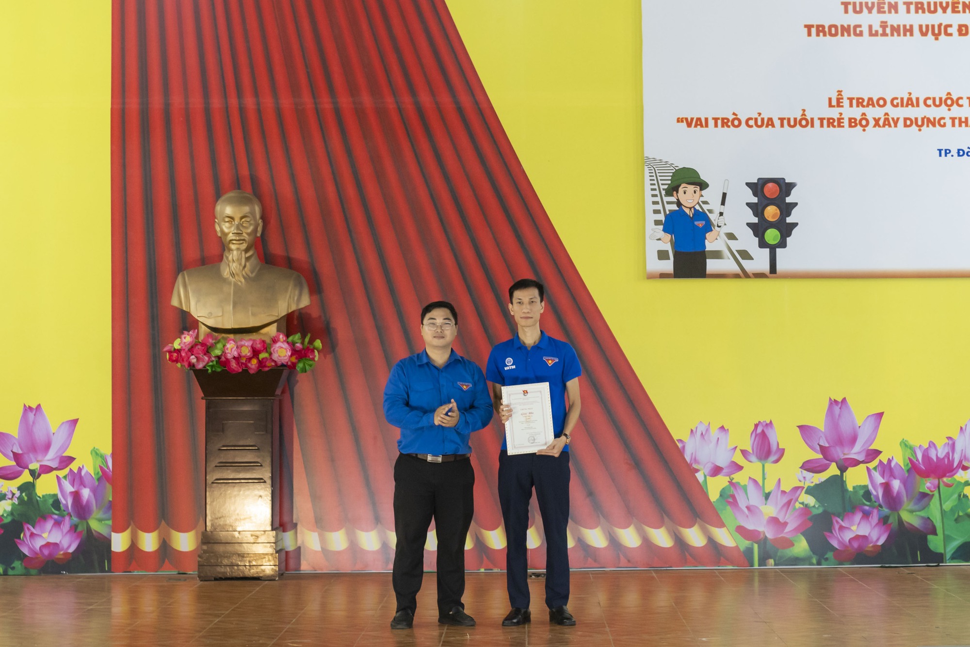 Tuổi trẻ Bộ Xây dựng lan tỏa văn hóa giao thông, bảo đảm an toàn đường sắt- Ảnh 5. Tuổi trẻ Bộ Xây dựng lan tỏa văn hóa giao thông, bảo đảm an toàn đường sắt- Ảnh 5.