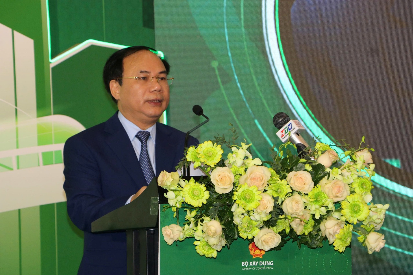 Vietnam Green Building and Transport Week 2025 opens, driving national green transition- Ảnh 1. Vietnam Green Building and Transport Week 2025 opens, driving national green transition- Ảnh 1.