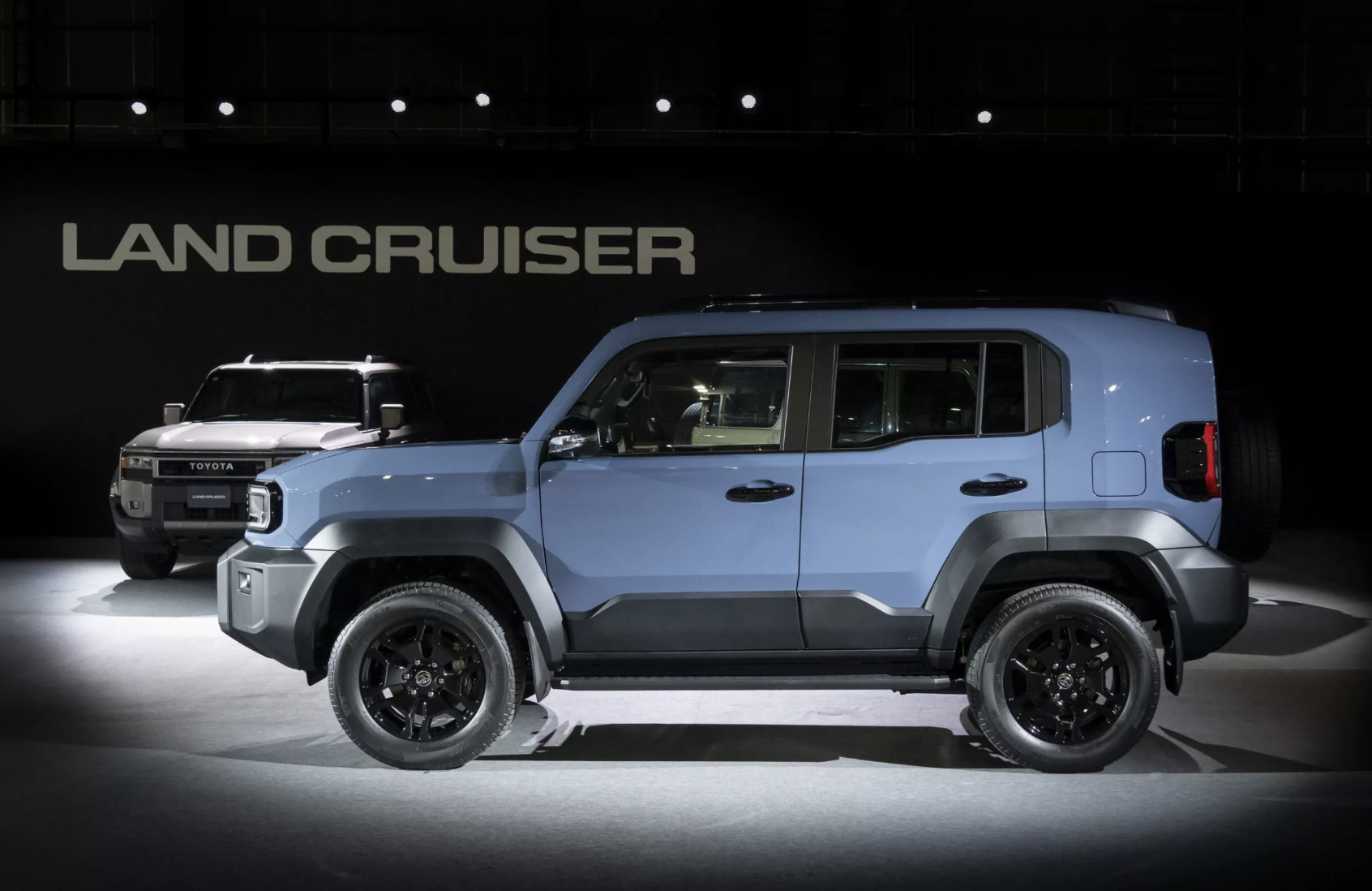 Toyota Land Cruiser FJ sắp được bán tại Việt Nam- Ảnh 2.