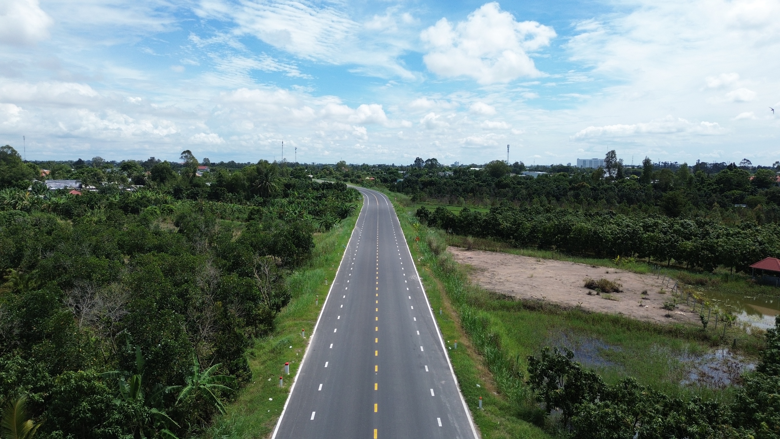 Sắp đến ngày thông xe, tuyến tránh Cao Lãnh hiện thi công ra sao?- Ảnh 4. Sắp đến ngày thông xe, tuyến tránh Cao Lãnh hiện thi công ra sao?- Ảnh 4.