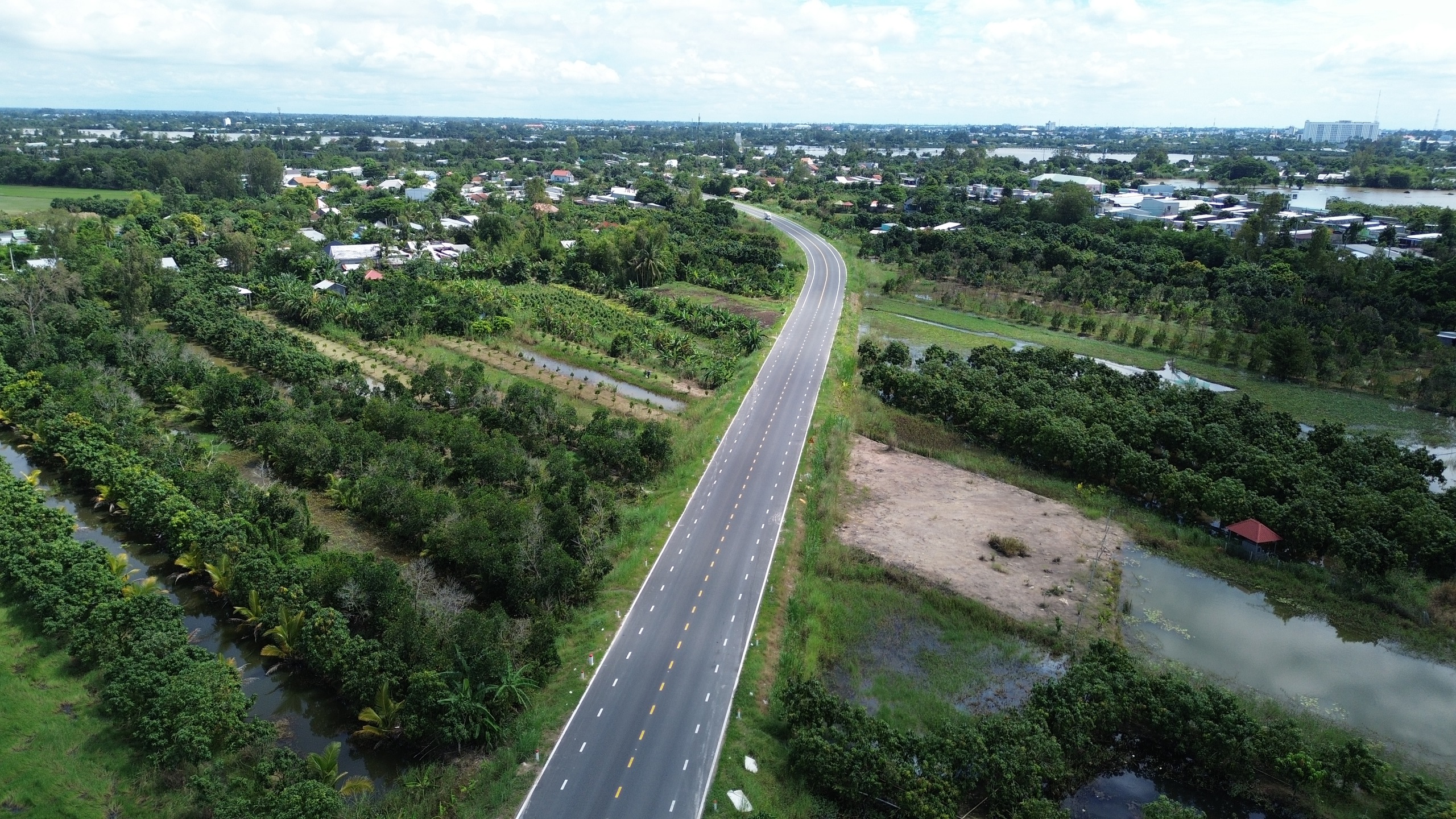 Sắp đến ngày thông xe, tuyến tránh Cao Lãnh hiện thi công ra sao?- Ảnh 10. Sắp đến ngày thông xe, tuyến tránh Cao Lãnh hiện thi công ra sao?- Ảnh 10.