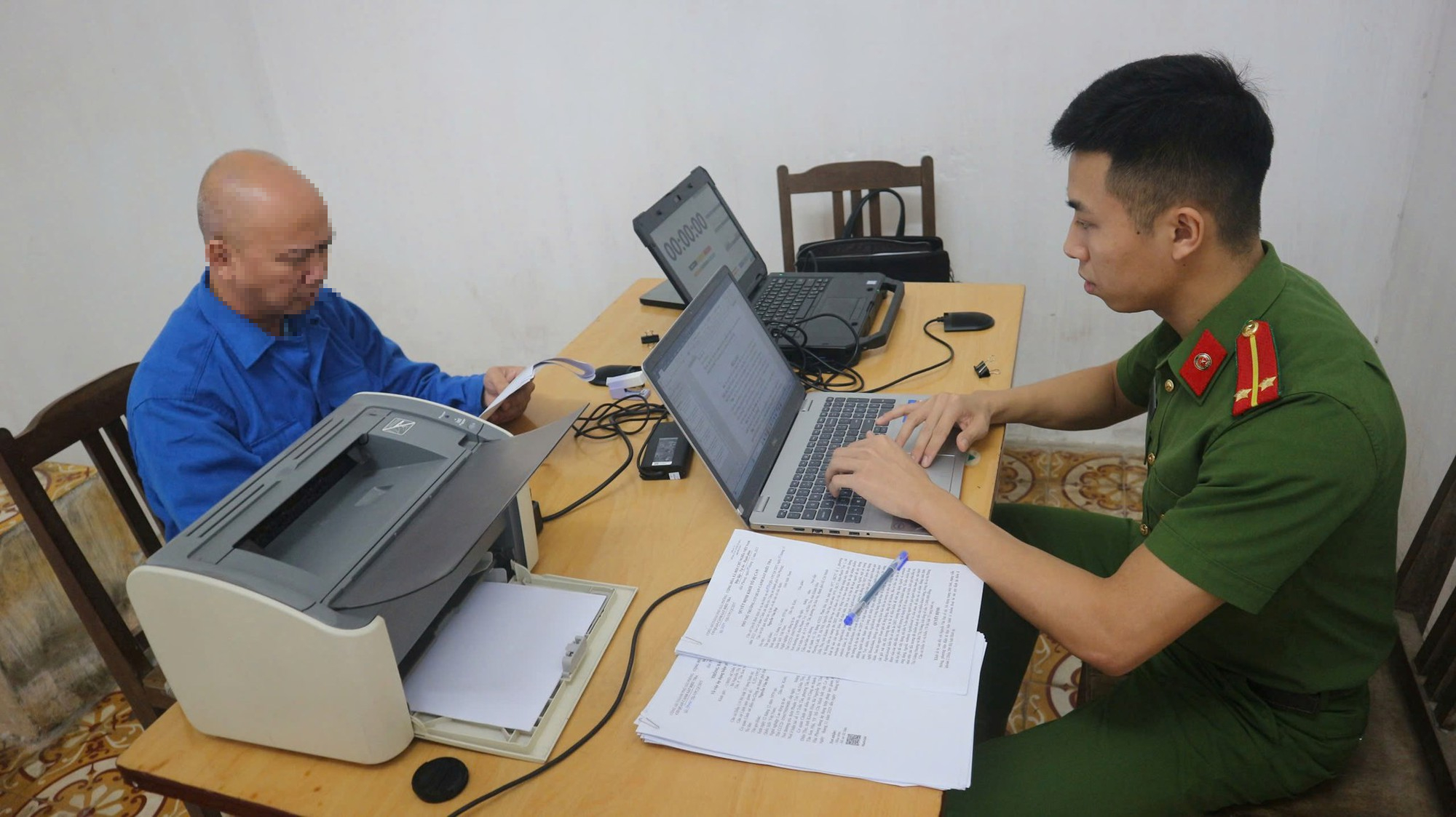 Khởi tố nhóm đối tượng lừa 400 nhà đầu tư, chiếm đoạt gần 10 tỷ đồng từ dự án tiền ảo- Ảnh 2.