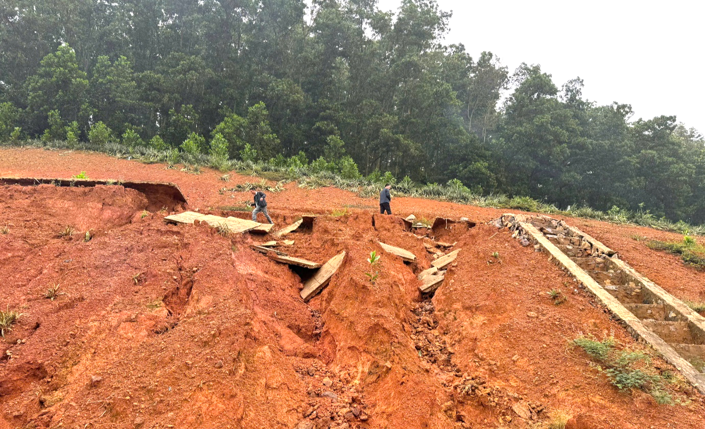 Ninh Bình: Tuyến đường Đông - Tây gần 2.000 tỷ đồng sạt lở ta luy, cần sớm khắc phục- Ảnh 4.