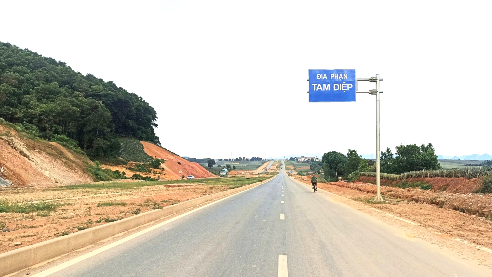 Ninh Bình: Tuyến đường Đông - Tây gần 2.000 tỷ đồng sạt lở ta luy, cần sớm khắc phục- Ảnh 5.