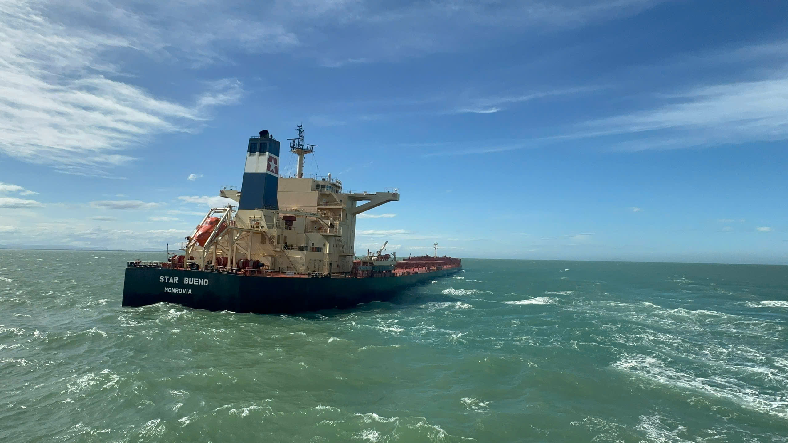 Vì sao tàu hàng nghìn tấn thường mắc cạn ở cảng Dung Quất?- Ảnh 3.