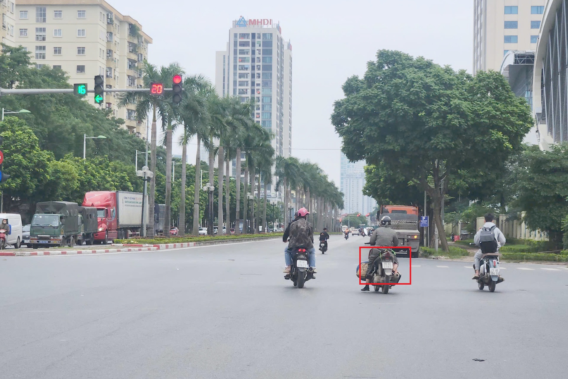 Hà Nội dành 60 ngày thu thập, kê khai dữ liệu gần 8 triệu ô tô và xe máy- Ảnh 2.