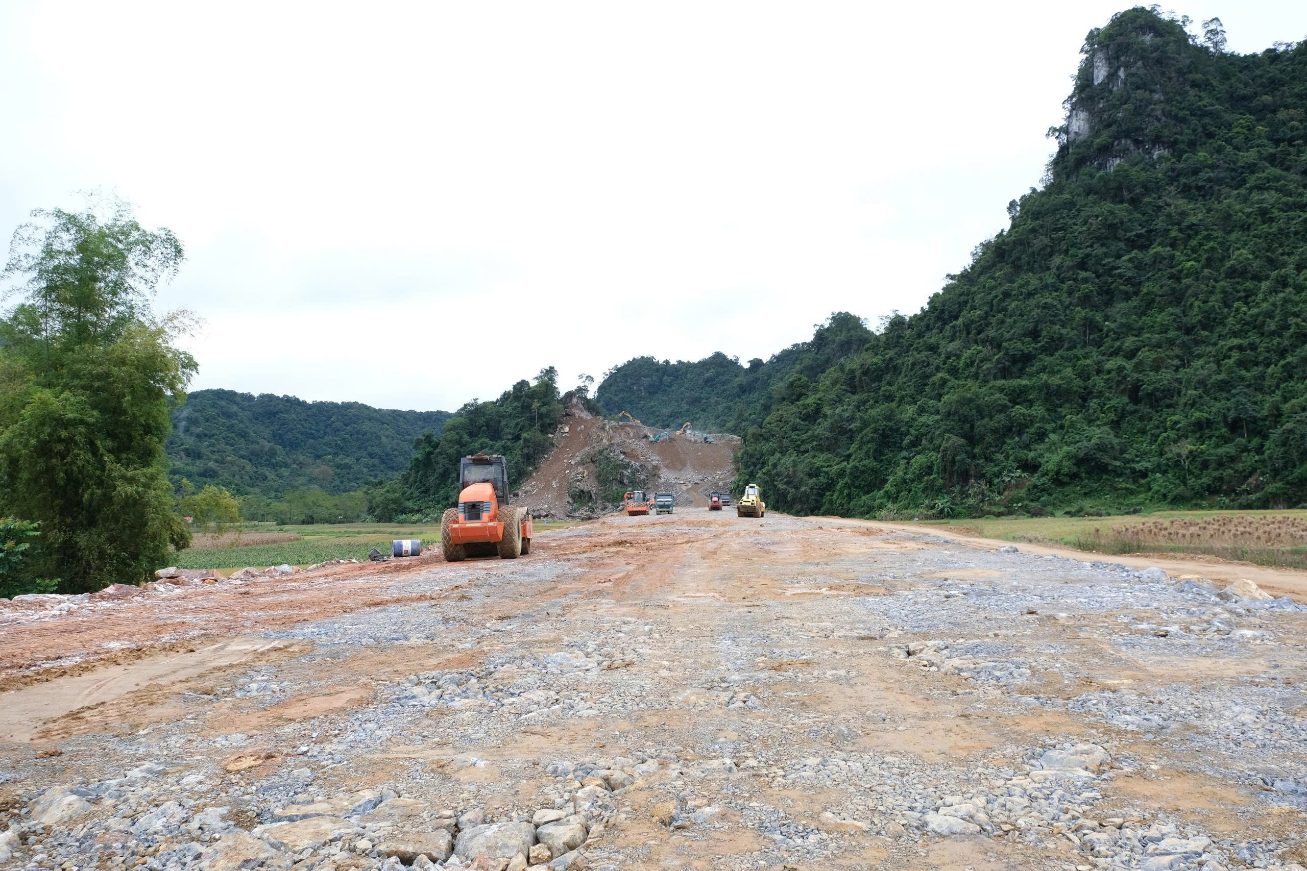 Khắc phục khó khăn, thông tuyến cao tốc tại Cao Bằng và Lạng Sơn đúng hẹn 19/12- Ảnh 8.