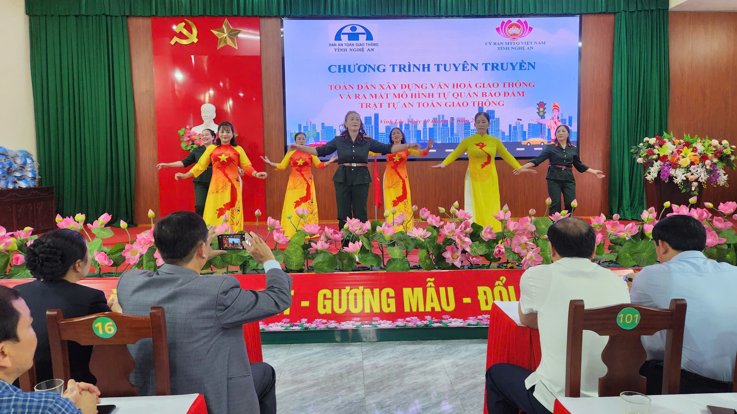 Nghệ An: Ra mắt mô hình tổ tự quản trật tự an toàn giao thông trong cộng đồng- Ảnh 3.