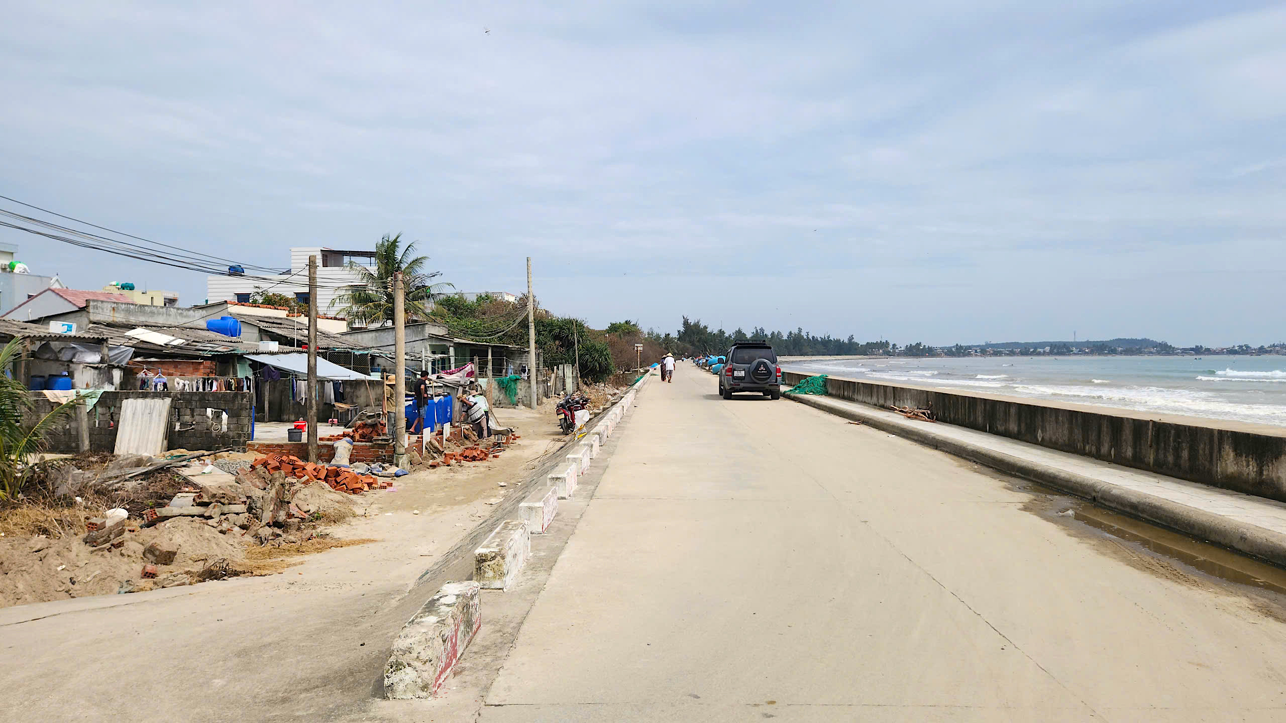 Kè biển giúp người dân Quảng Ngãi chống chọi với những con sóng dữ- Ảnh 3.