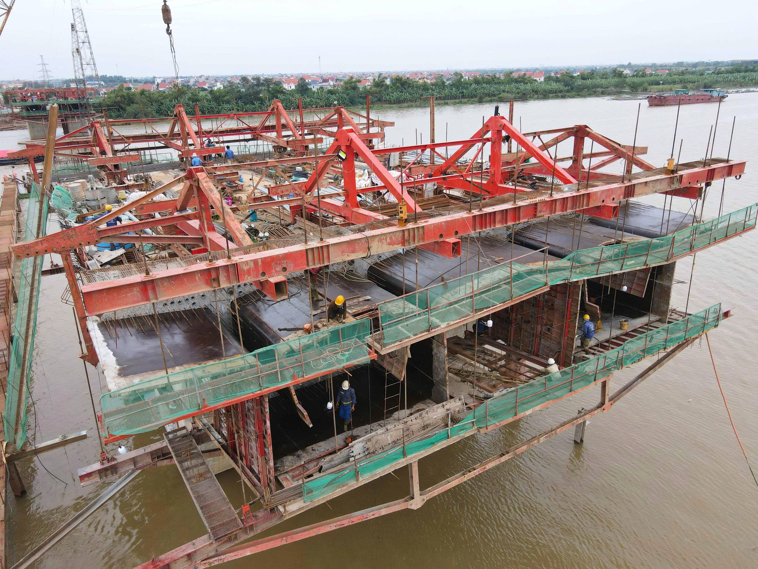 Sau chỉ đạo của Chủ tịch tỉnh Bắc Ninh, cầu gần 2.200 tỷ đồng thi công ra sao?- Ảnh 2.