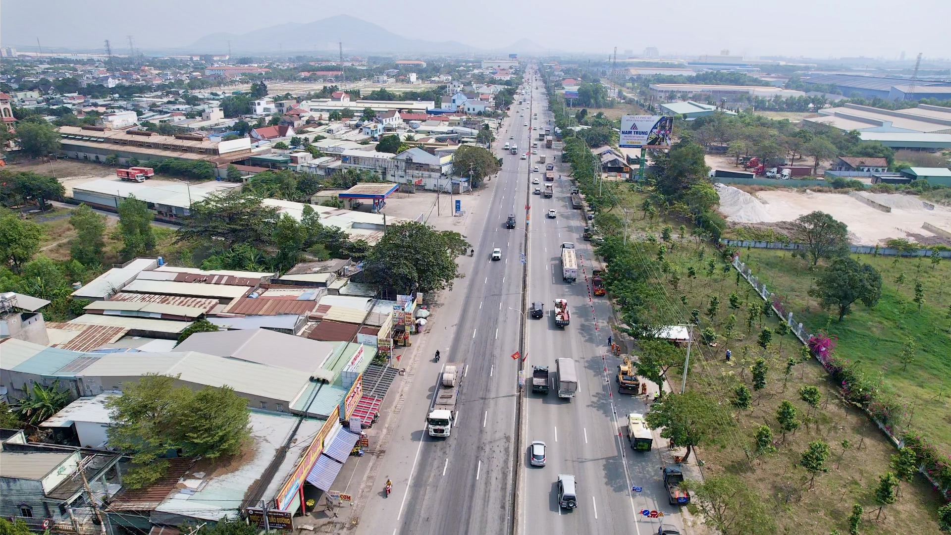 Từ 17/11, điều chỉnh phân làn trên QL51 qua TP.HCM, tách dòng ô tô - mô tô tránh xung đột- Ảnh 2.