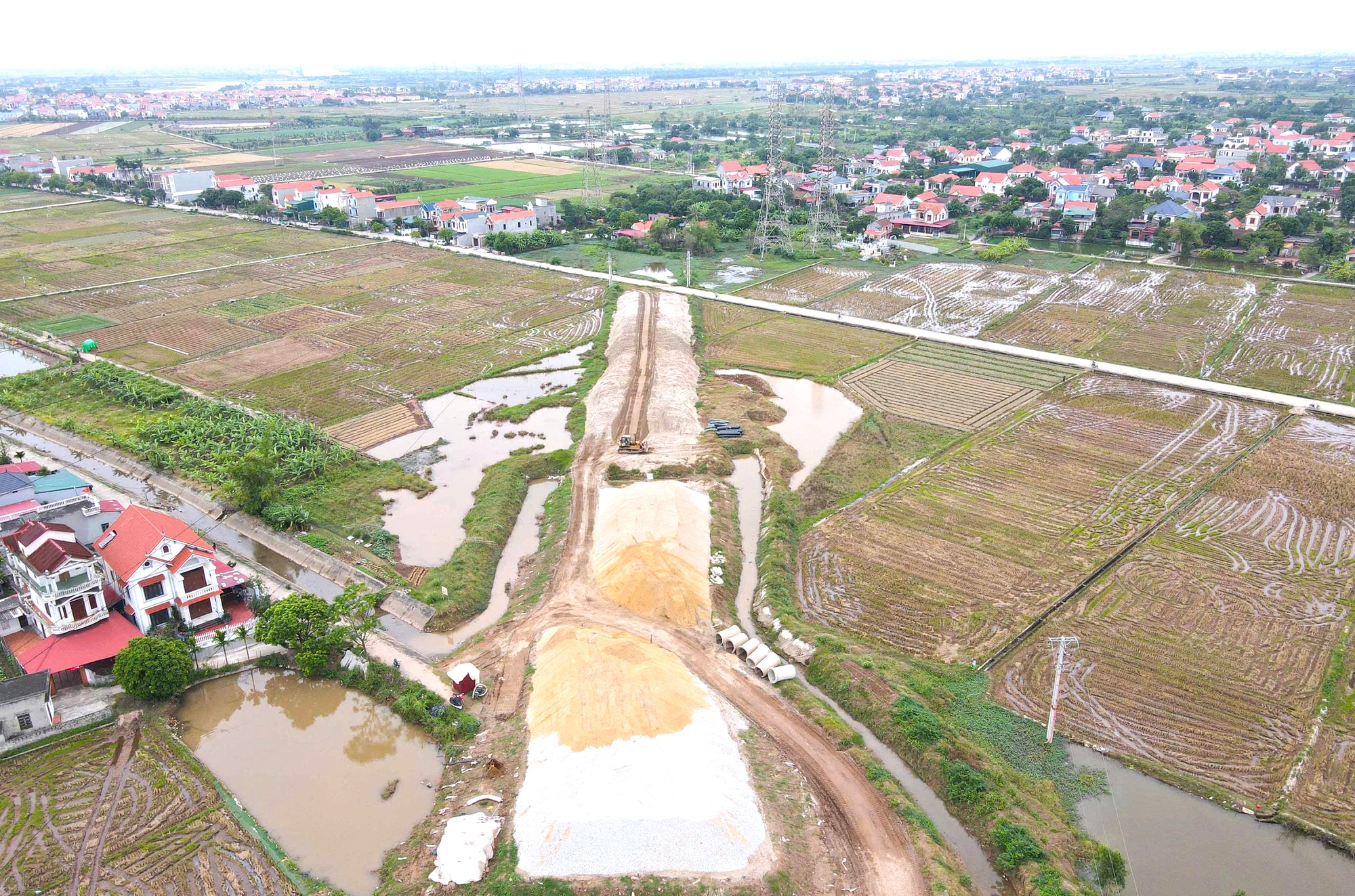 Sau chỉ đạo của Chủ tịch tỉnh Bắc Ninh, cầu gần 2.200 tỷ đồng thi công ra sao?- Ảnh 16.