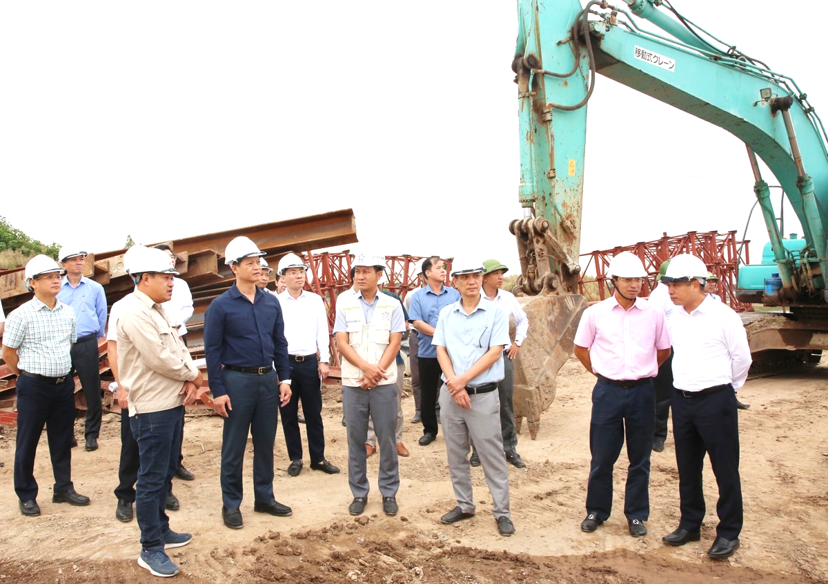 Sau chỉ đạo của Chủ tịch tỉnh Bắc Ninh, cầu gần 2.200 tỷ đồng thi công ra sao?- Ảnh 20.