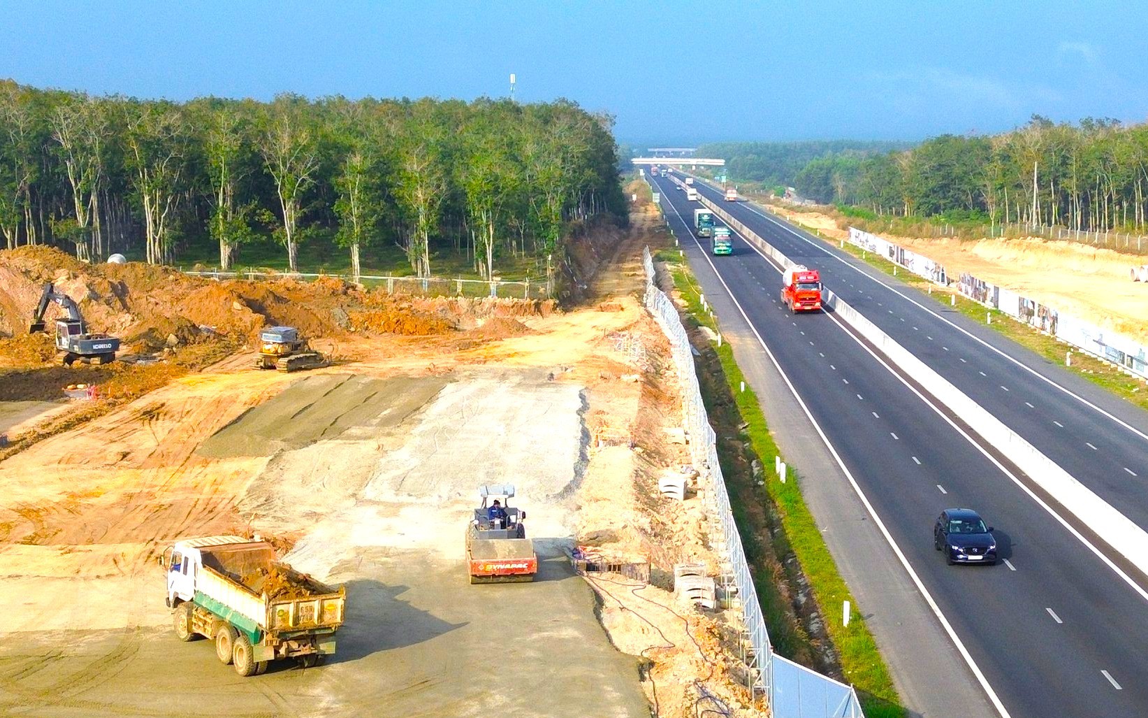 Bộ Xây dựng thúc tiến độ trạm dừng nghỉ cao tốc- Ảnh 2. Sẽ xử lý trách nhiệm nhà đầu tư chậm làm trạm dừng nghỉ cao tốc