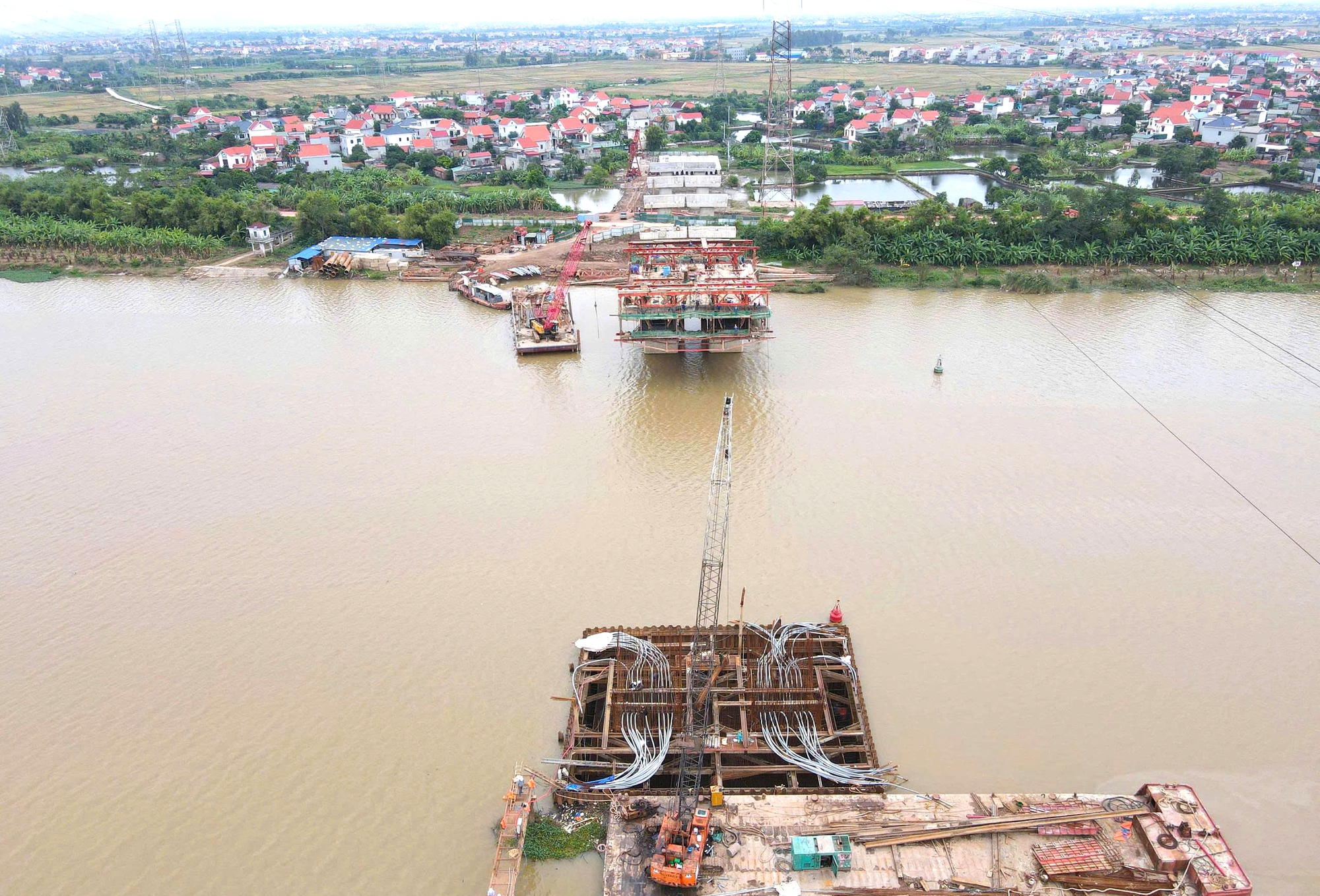 Sau chỉ đạo của Chủ tịch tỉnh Bắc Ninh, cầu gần 2.200 tỷ đồng thi công ra sao?- Ảnh 21.