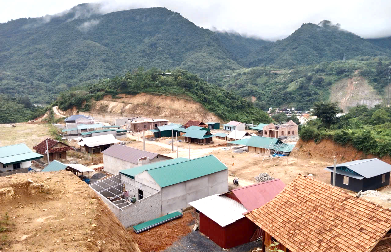 Nghệ An: Người dân vùng lũ quét ngóng điện ở khu tái định cư mới- Ảnh 1.