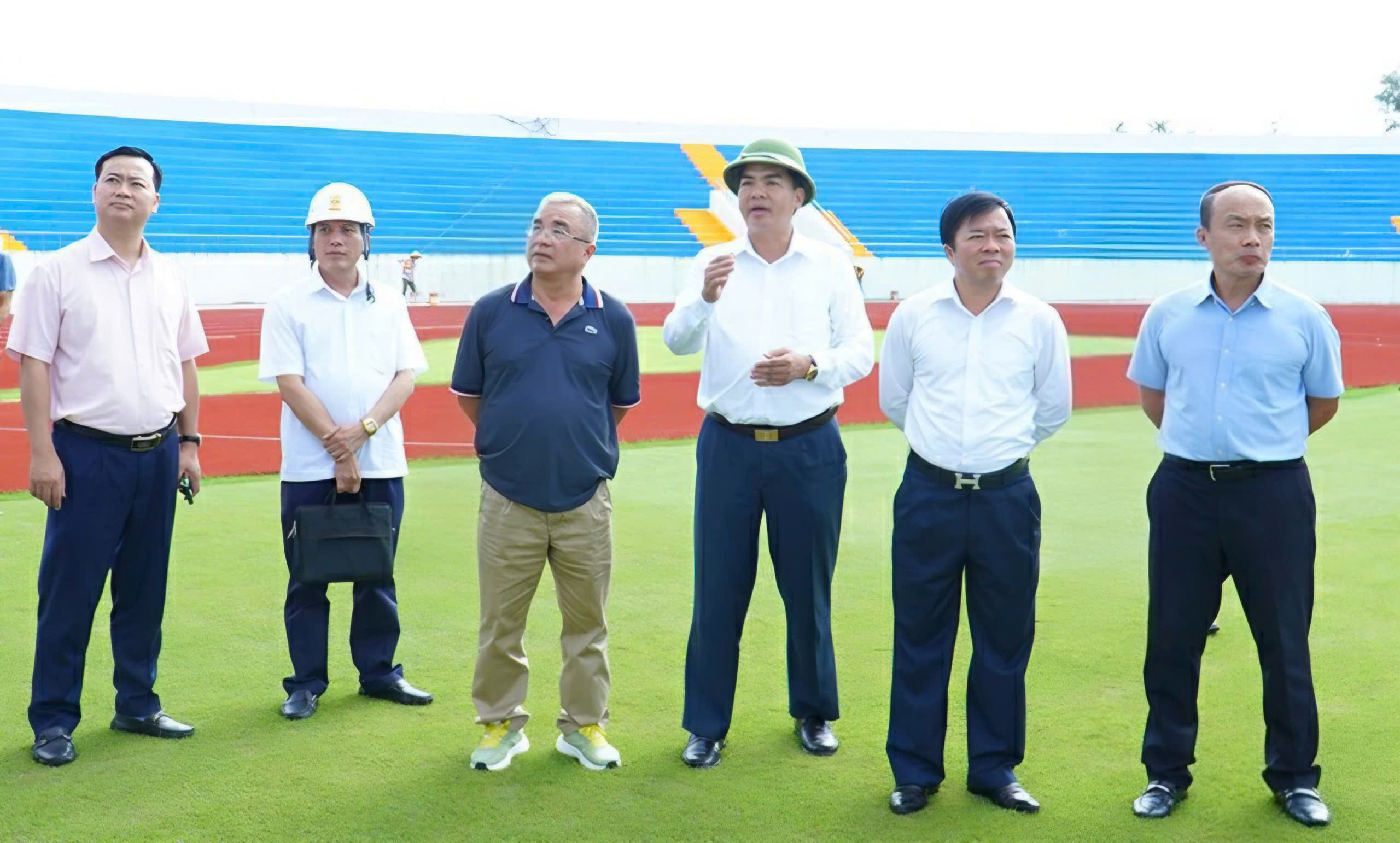 Thái Nguyên tổ chức giải bóng đá tứ hùng tại sân vận động 535 tỷ đồng- Ảnh 1.