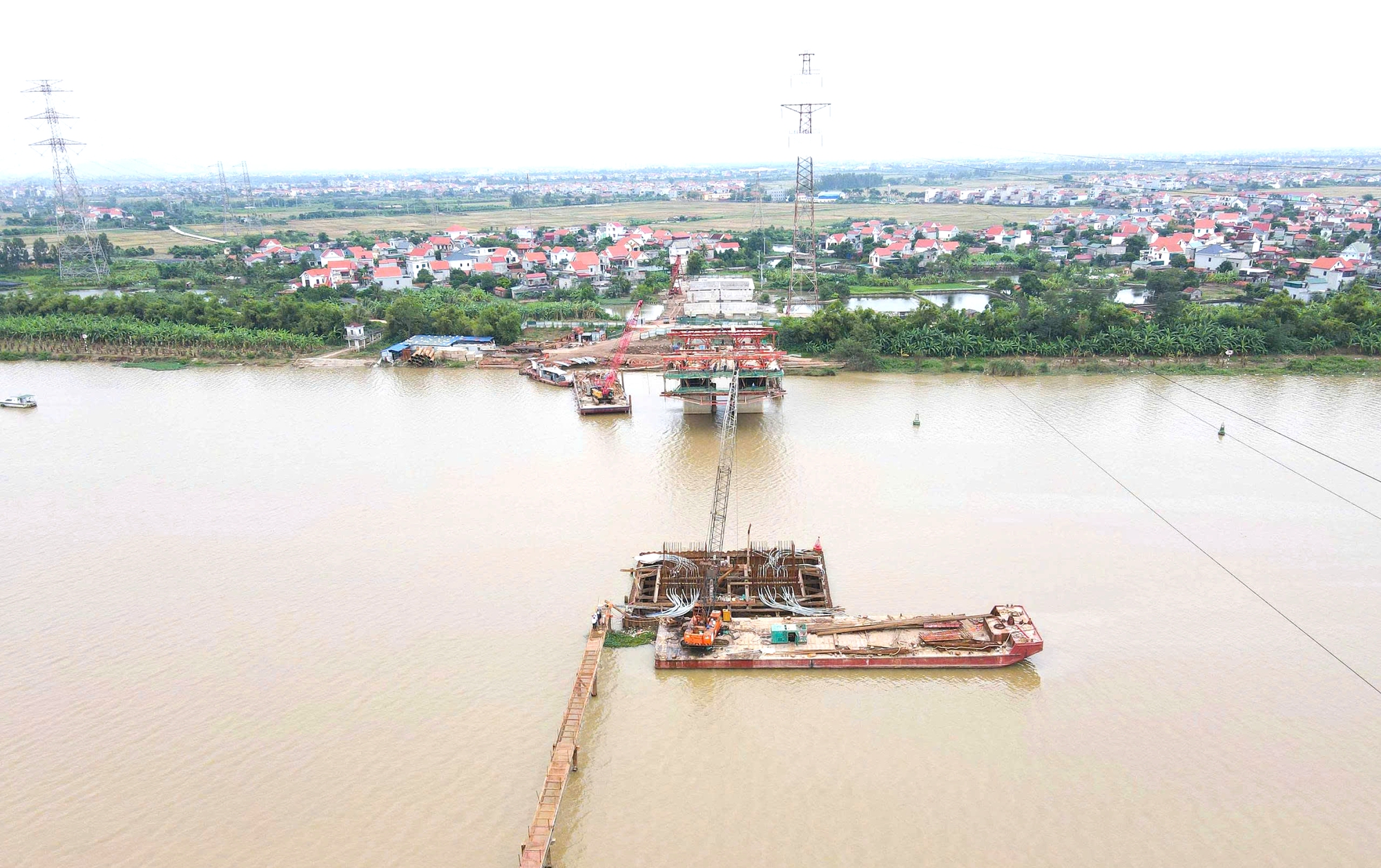 Sau chỉ đạo của Chủ tịch tỉnh Bắc Ninh, cầu gần 2.200 tỷ đồng thi công ra sao?- Ảnh 6.