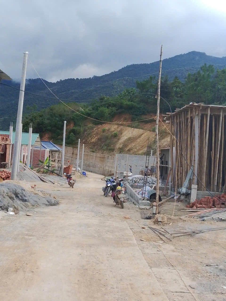 Nghệ An: Người dân vùng lũ quét ngóng điện ở khu tái định cư mới- Ảnh 4.