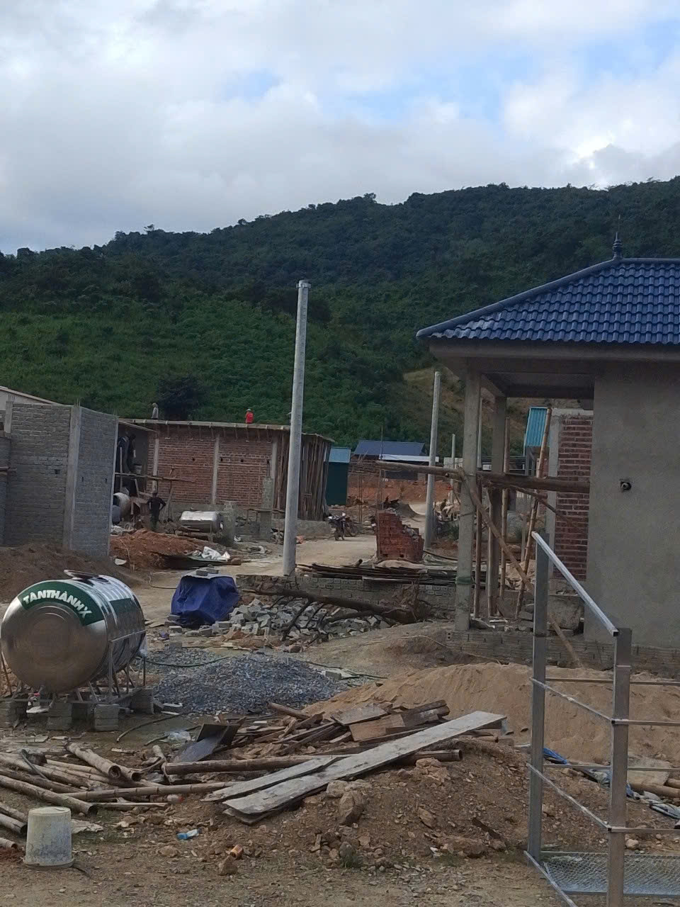 Nghệ An: Người dân vùng lũ quét ngóng điện ở khu tái định cư mới- Ảnh 2.