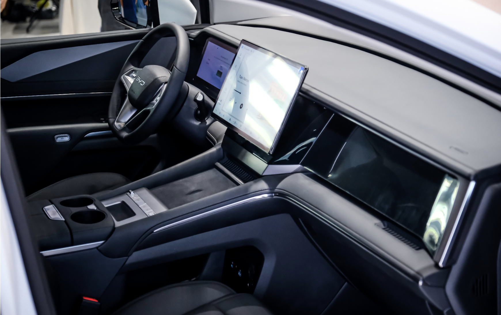 BYD M9 và GAC M8 - Hai mẫu MPV cỡ lớn Trung Quốc đối đầu tại Việt Nam- Ảnh 5.