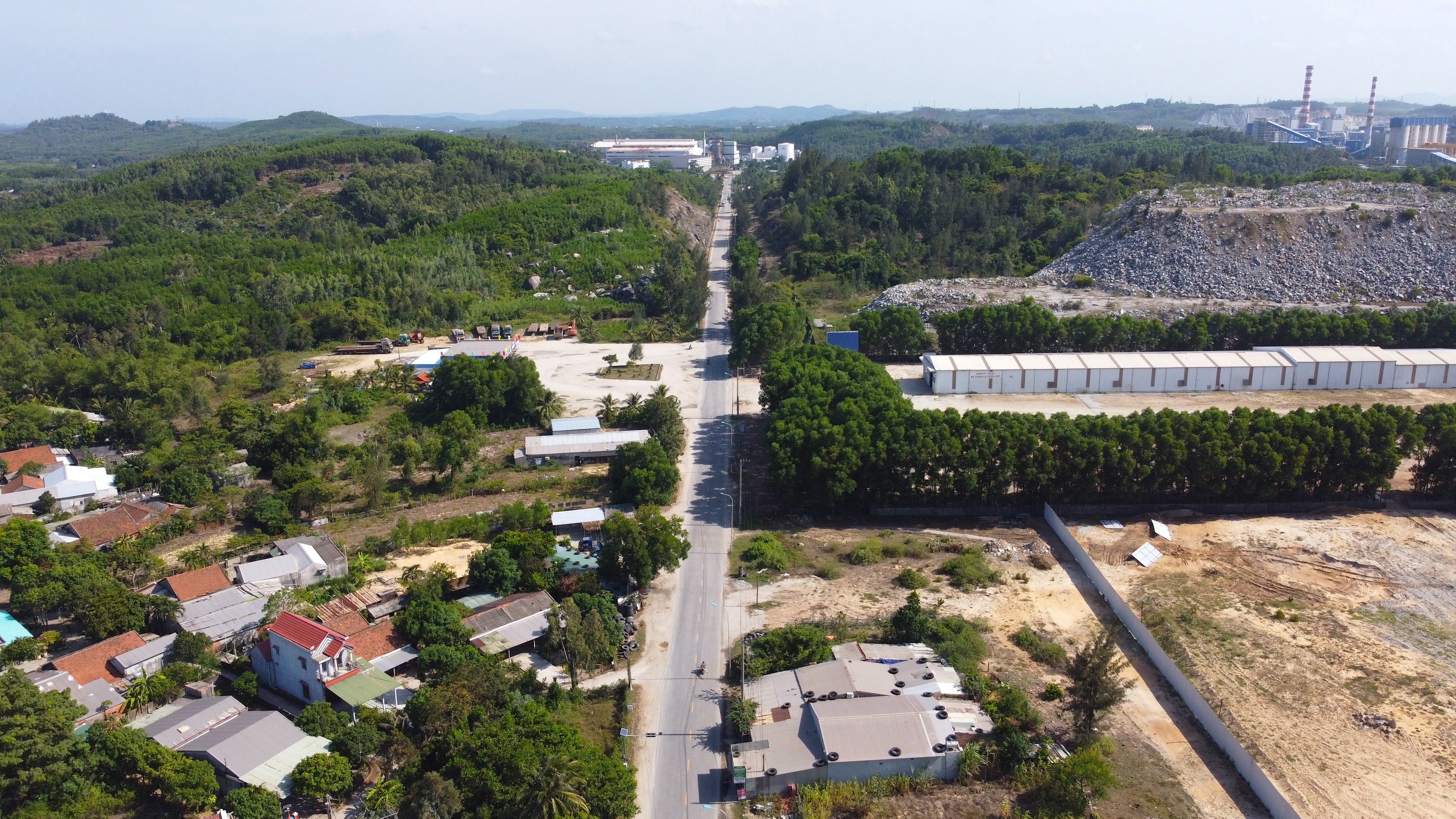 Quảng Ngãi giao hơn 110.000m2 đất để xây nhà máy sản xuất ray đường sắt tốc độ cao- Ảnh 4.