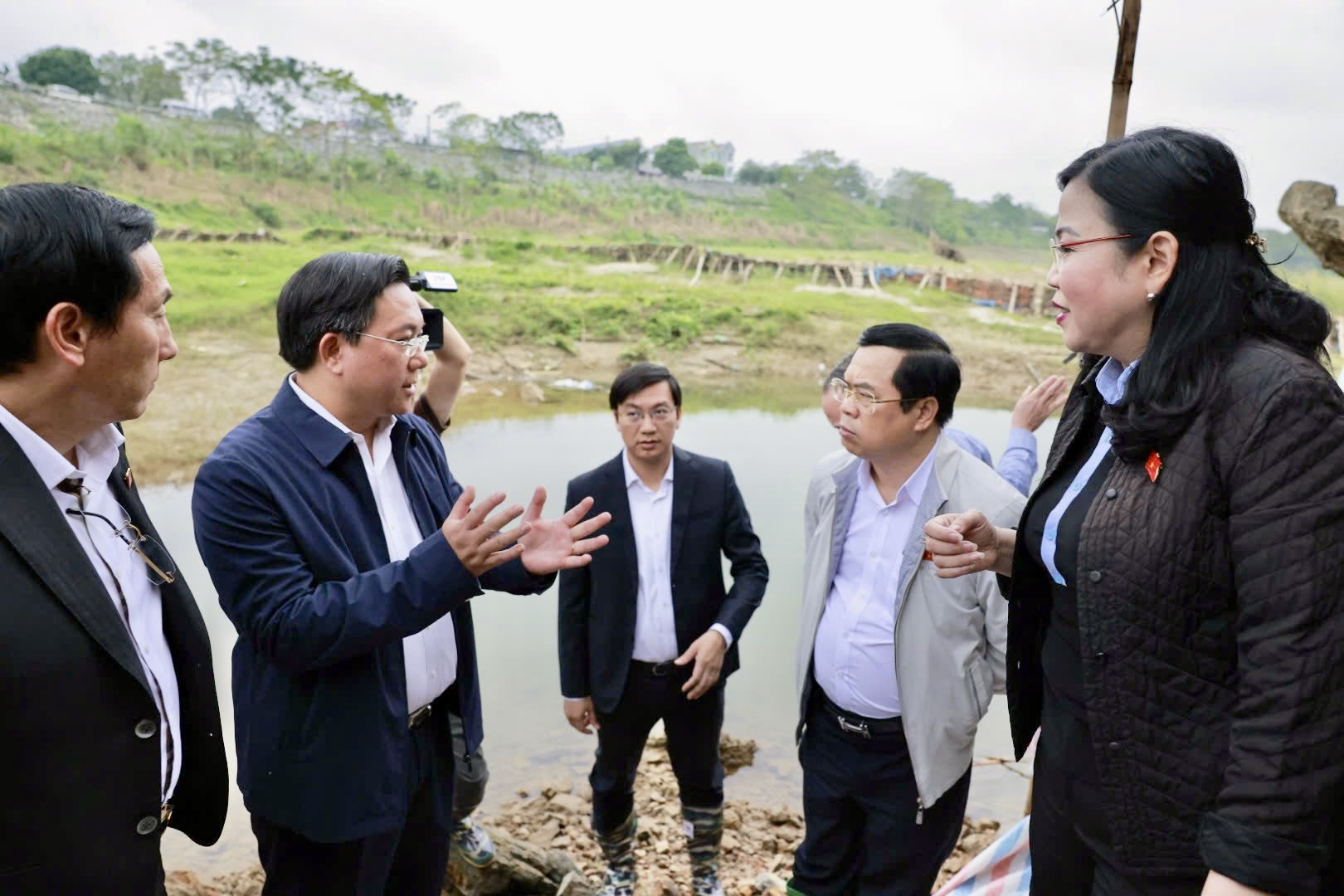 Phú Thọ: Đoàn công tác của Quốc hội khảo sát thực tế sự cố cầu Sông Lô- Ảnh 1.