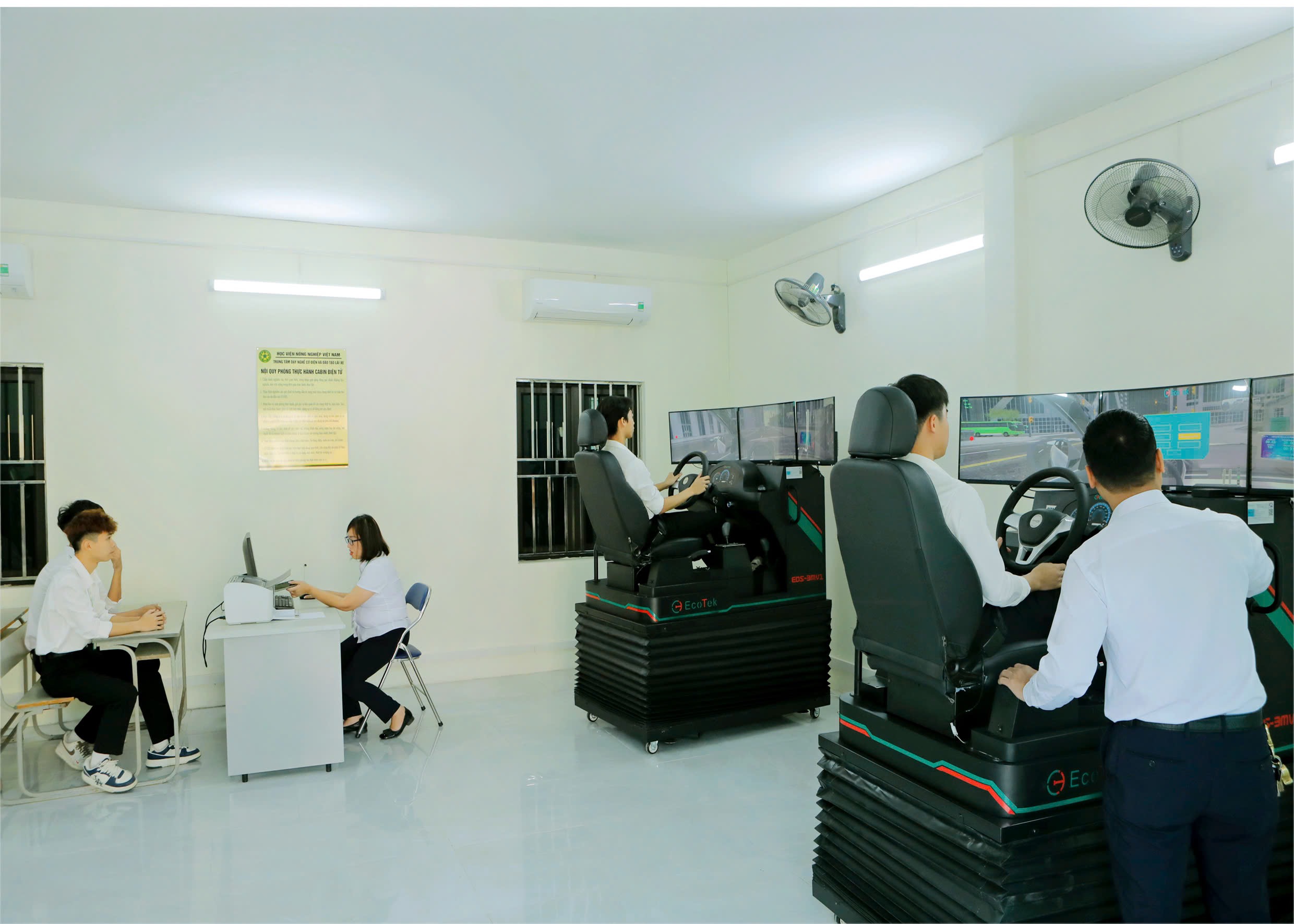 Nhiều chuyển biến tích cực tại các trung tâm đào tạo lái xe- Ảnh 4.