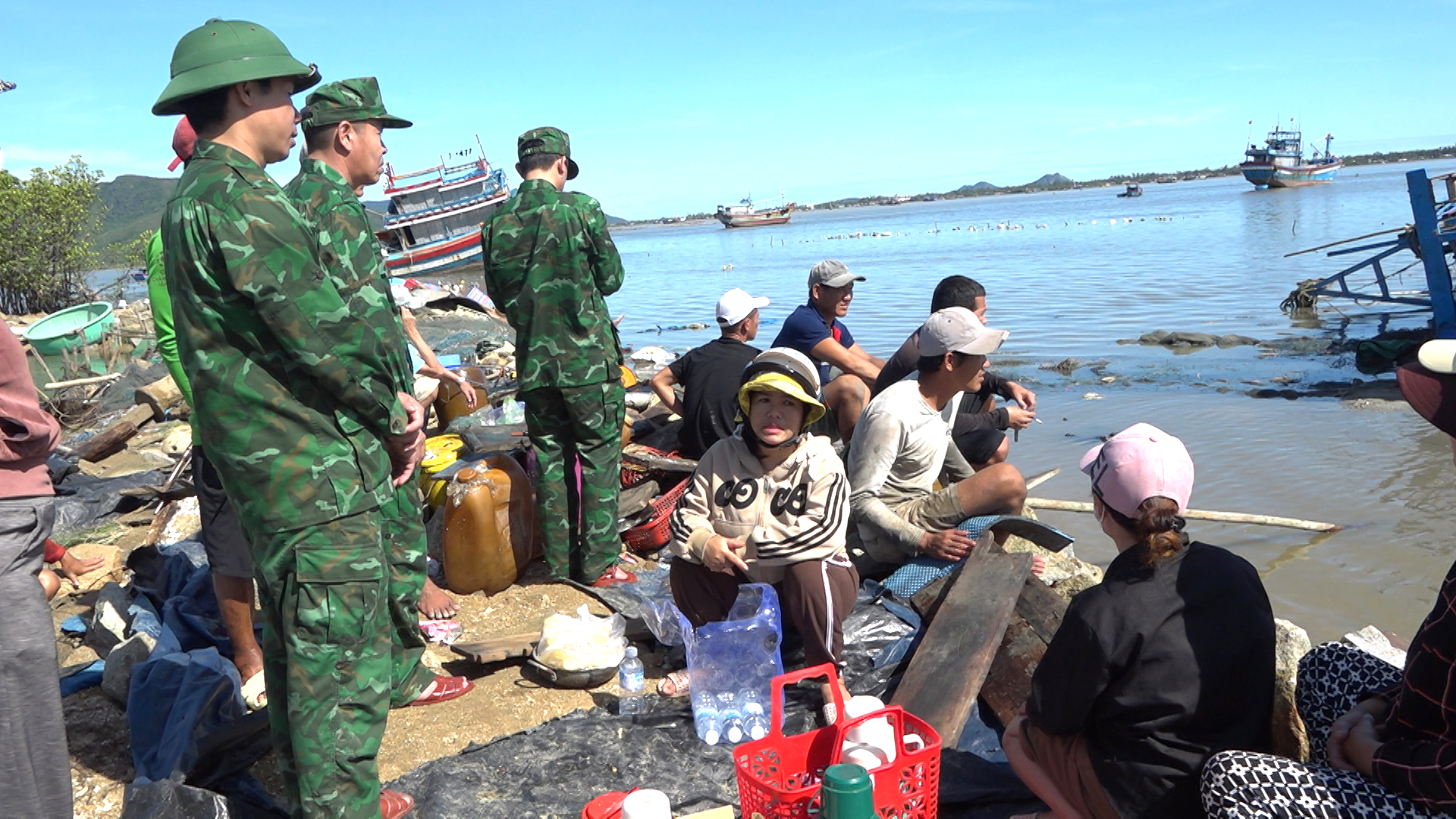 Sau bão dữ, ngư dân Gia Lai trở lại vươn khơi bám biển- Ảnh 12.
