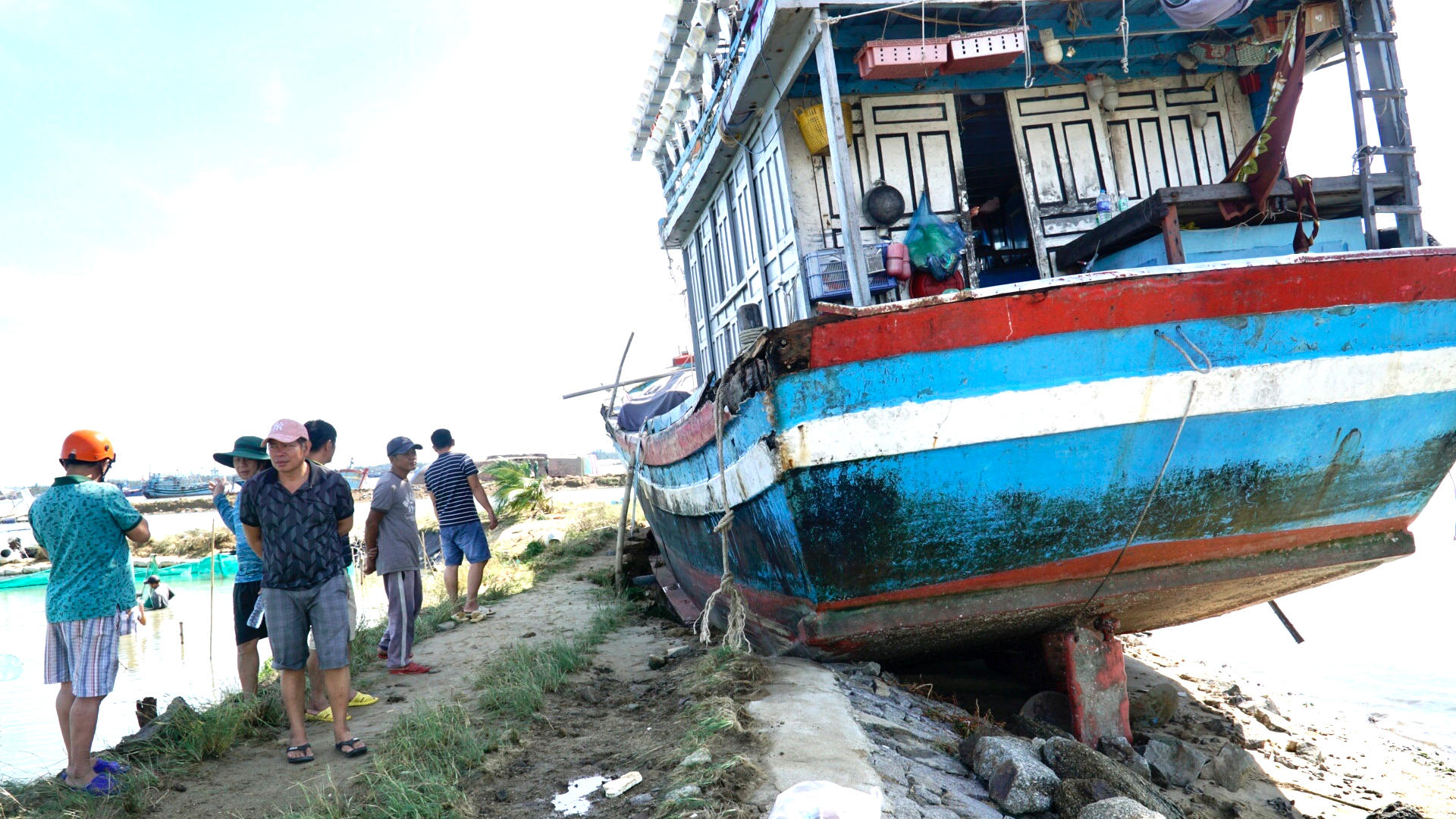 Sau bão dữ, ngư dân Gia Lai trở lại vươn khơi bám biển- Ảnh 2.