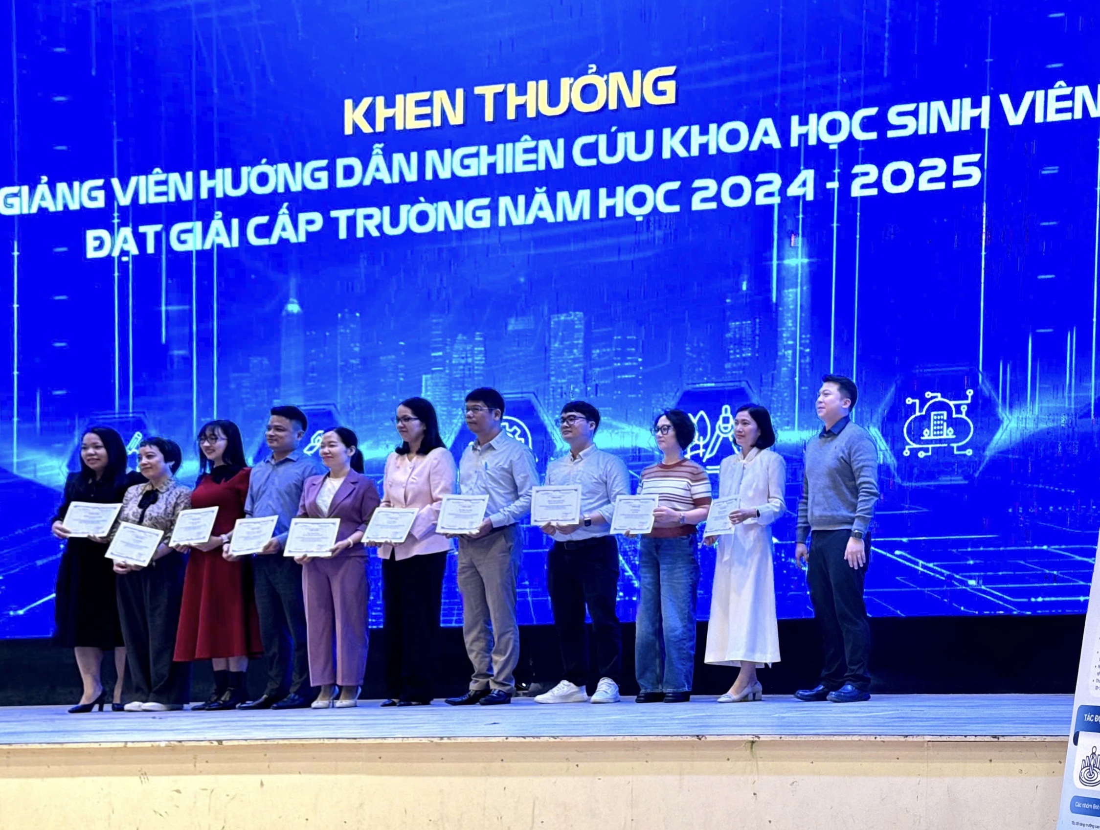Đại học Kiến trúc Hà Nội vinh danh đề tài nghiên cứu xuất sắc- Ảnh 3.