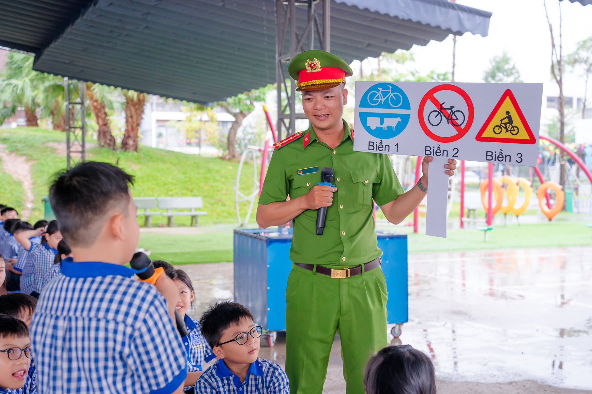 Hà Tĩnh: Xây dựng văn hóa giao thông nhờ thực thi nghiêm túc Luật Giao thông đường bộ- Ảnh 1.