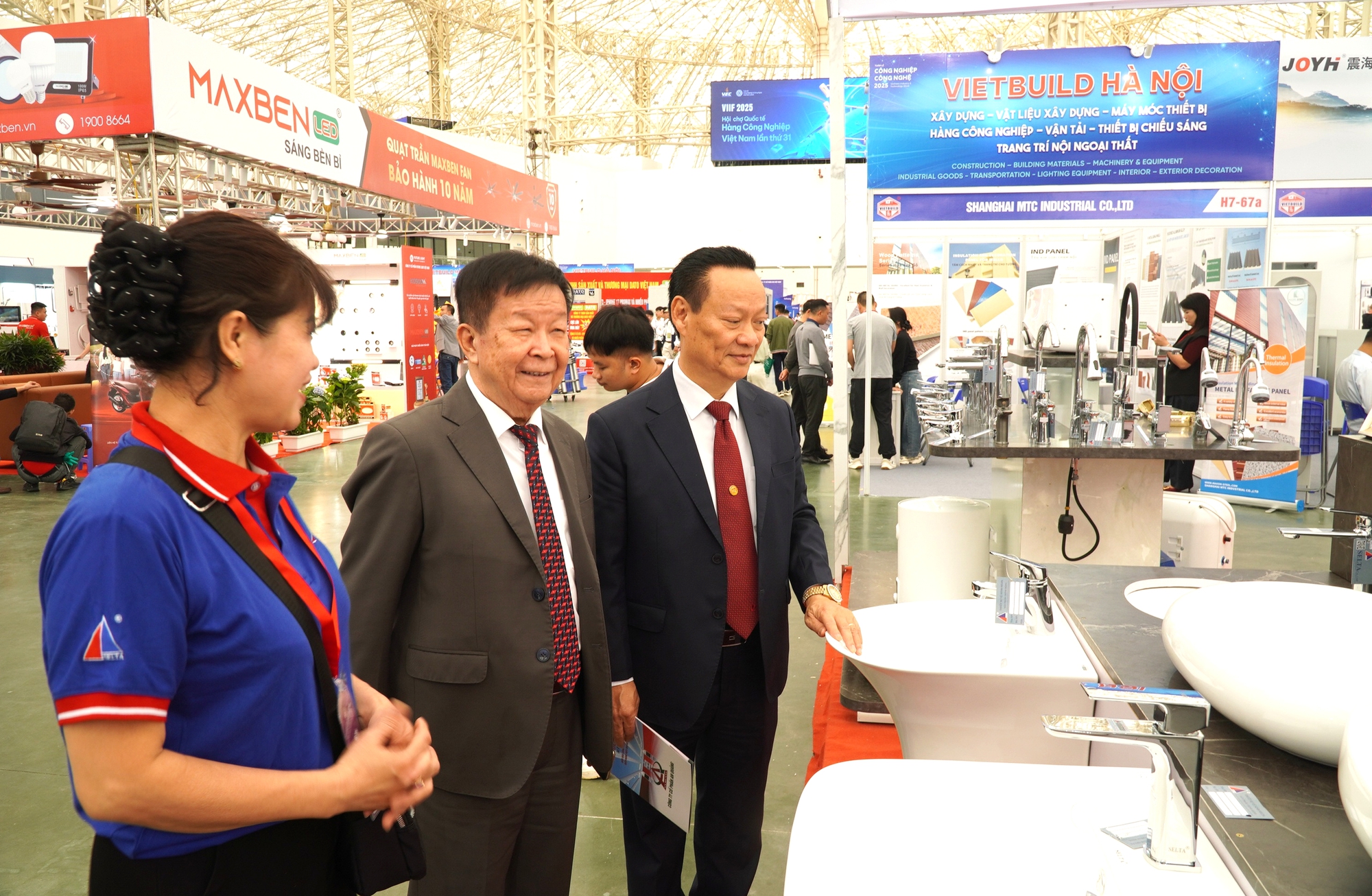 Đa dạng trải nghiệm tại triển lãm Vietbuild Hà Nội 2025- Ảnh 2. Đa dạng trải nghiệm tại triển lãm Vietbuild Hà Nội 2025- Ảnh 2.