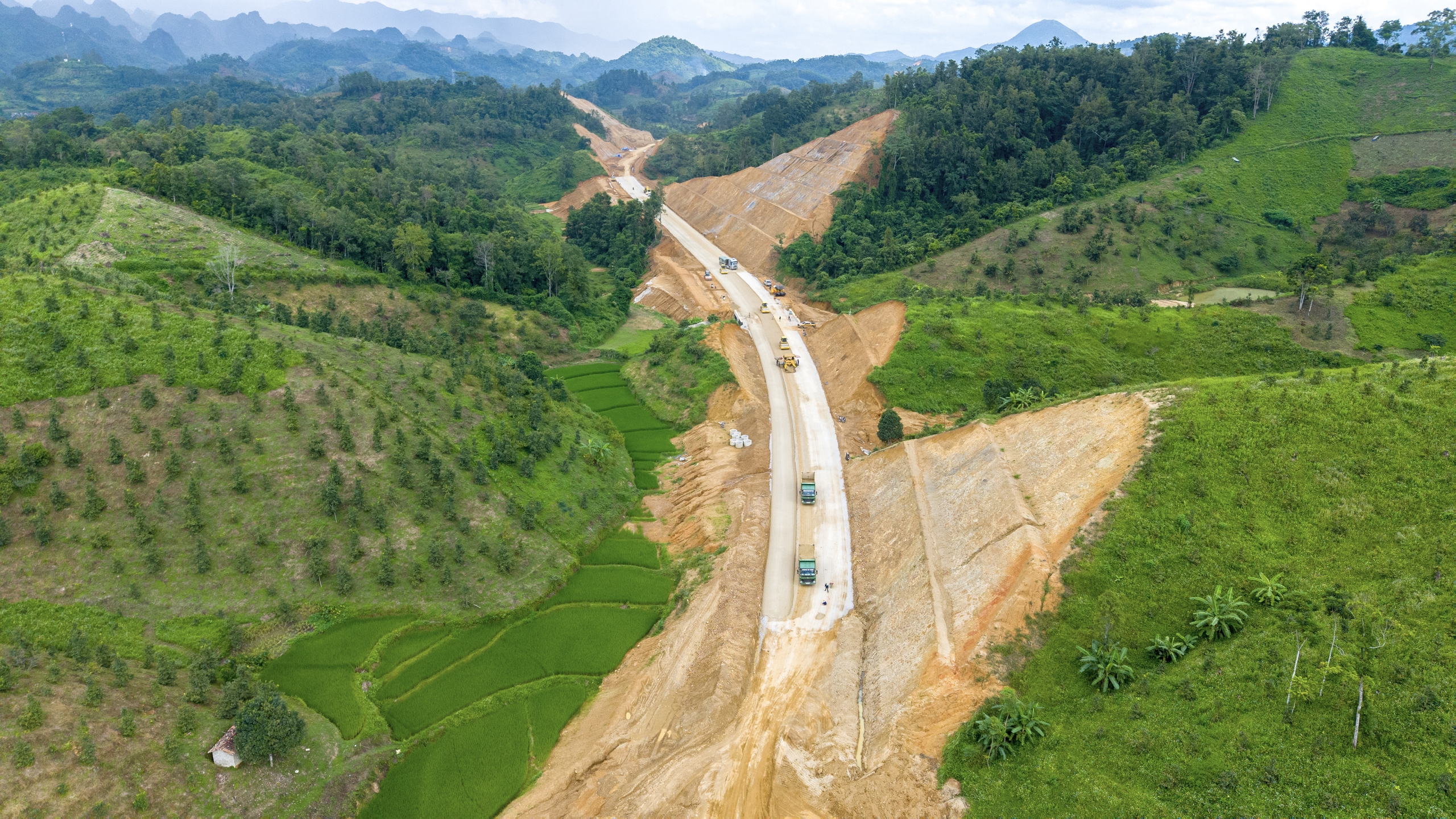 Lợi nhuận bứt phá, HHV tăng tốc đầu tư loạt siêu dự án hạ tầng quốc gia- Ảnh 3.
