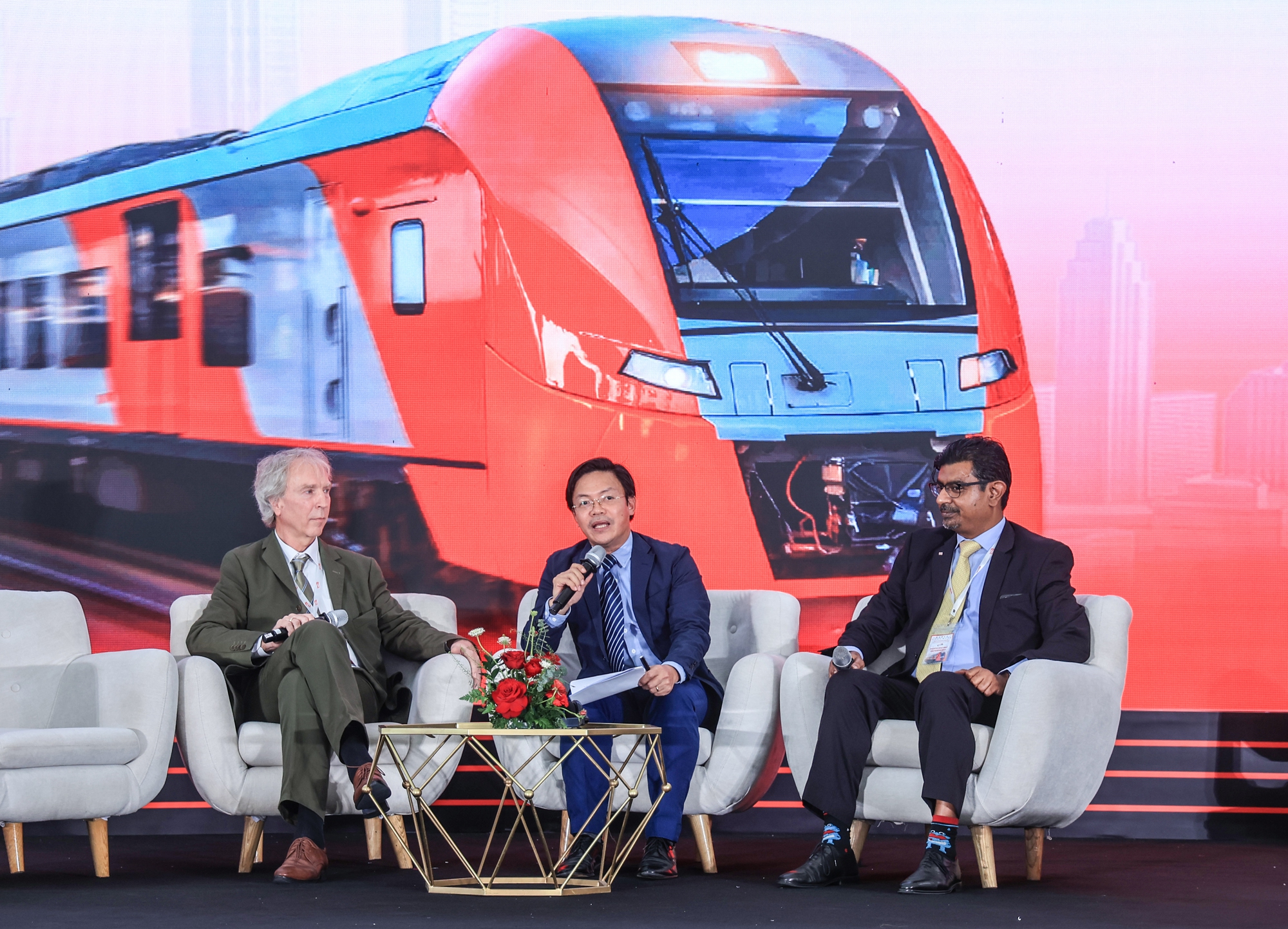 Rộng mở cơ hội hợp tác, chuyển giao công nghệ phát triển đường sắt Việt Nam- Ảnh 5. Rộng mở cơ hội hợp tác, chuyển giao công nghệ phát triển đường sắt Việt Nam- Ảnh 5.