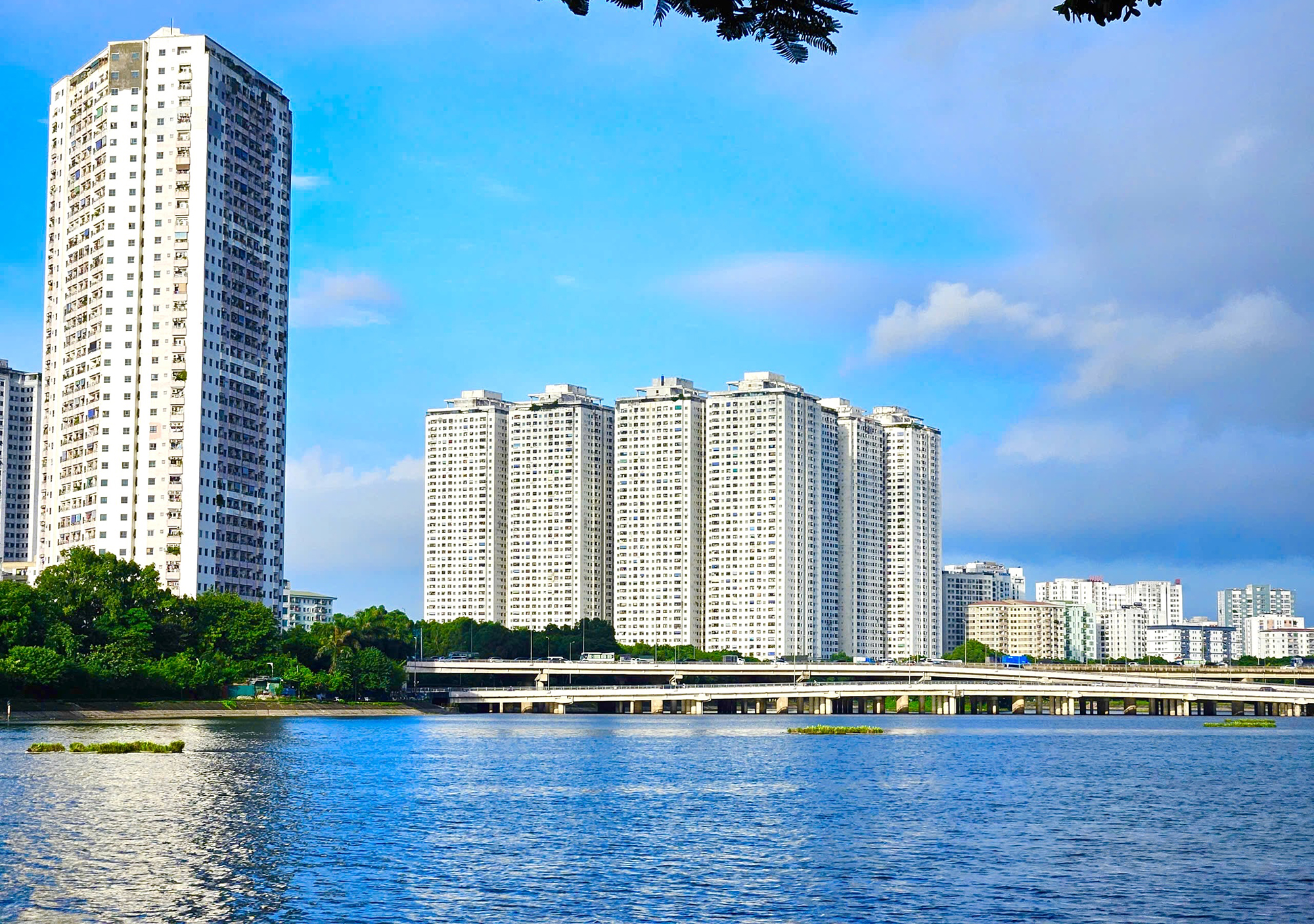 Phát triển đô thị mở, đa cực sau sáp nhập- Ảnh 1.