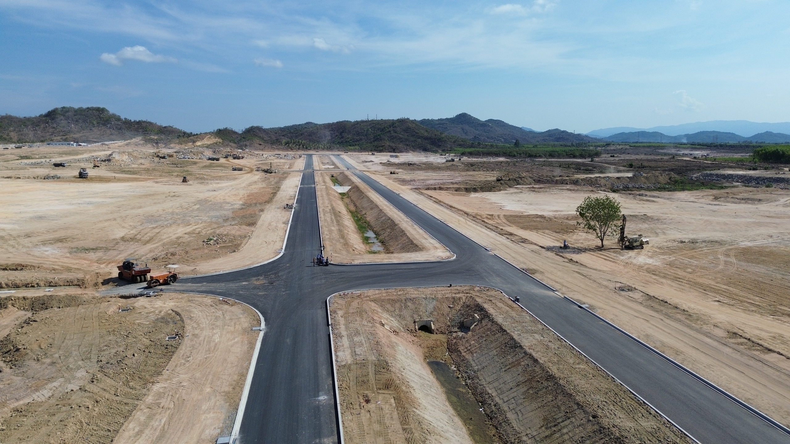 Hoàn thành thi công nút giao QL1 kết nối Khu công nghiệp Tân Đức ở Lâm Đồng- Ảnh 2.