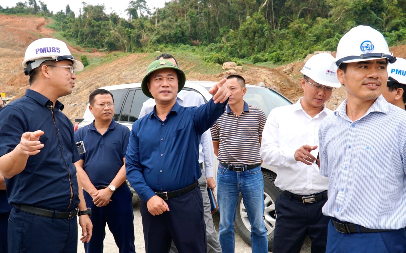 Thứ trưởng Nguyễn Việt H&ugrave;ng: Kiểm so&aacute;t tiến độ từng ng&agrave;y, đưa cao tốc qua Gia Lai về đ&iacute;ch