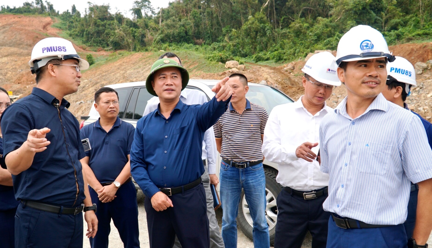 Thứ trưởng Nguyễn Việt Hùng: Kiểm soát tiến độ từng ngày, đưa cao tốc qua Gia Lai về đích- Ảnh 1.