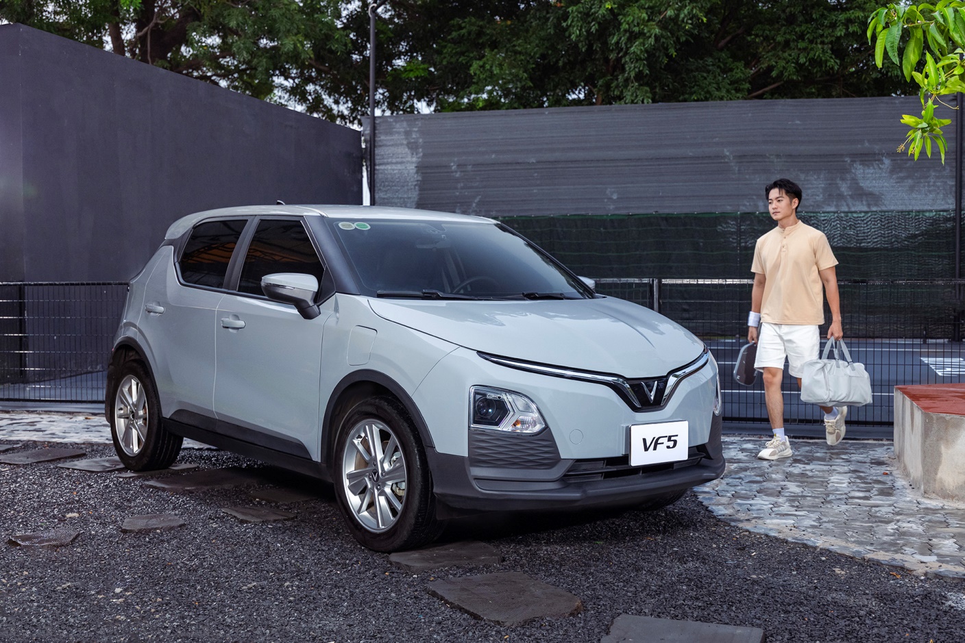 VinFast lập kỷ lục, bàn giao hơn 20.000 ô tô trong tháng- Ảnh 2. C:\Users\Admin\Downloads\xinhtrngbigpvingroupphthnhtcbcvinfastlp\VinFast VF 5.jpg