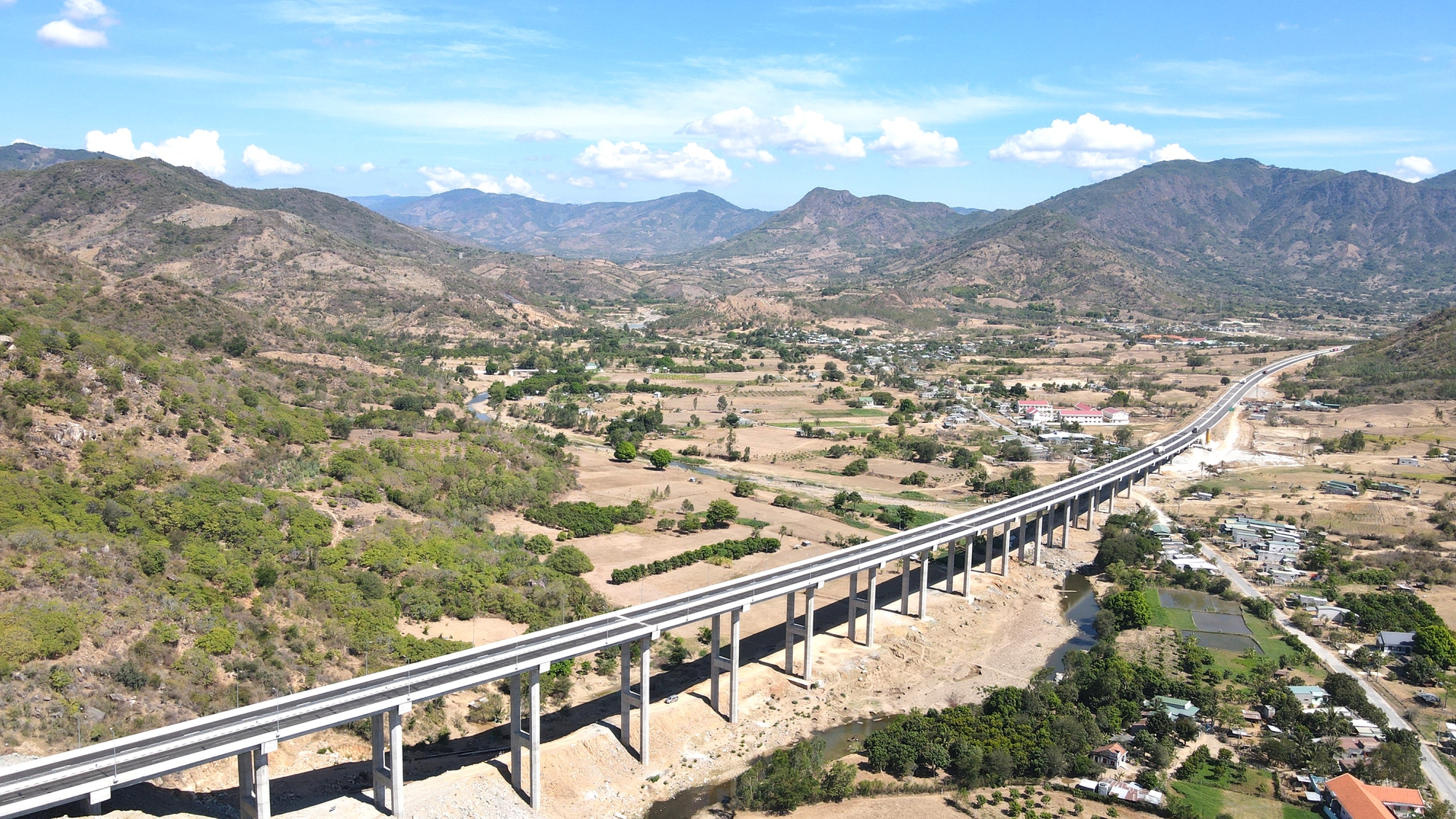 Thứ trưởng Nguyễn Việt Hùng: Hoàn tất các hạng mục cao tốc Khánh Hòa - Lâm Đồng trước 2026- Ảnh 2.