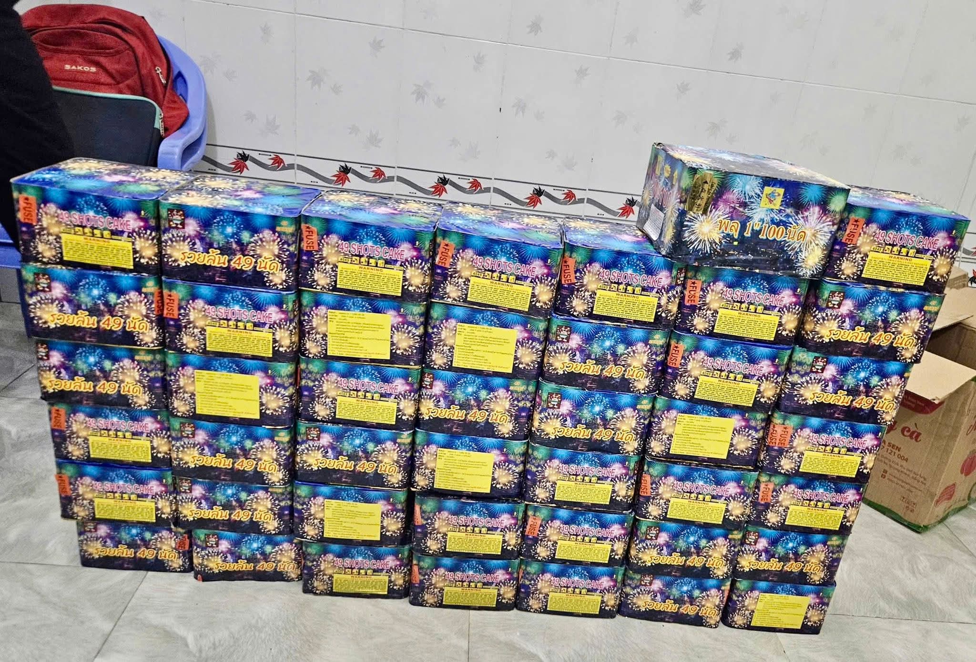 Công an Hà Tĩnh bắt giữ nhóm đối tượng rao bán 7 tấn pháo trên mạng xã hội- Ảnh 1.