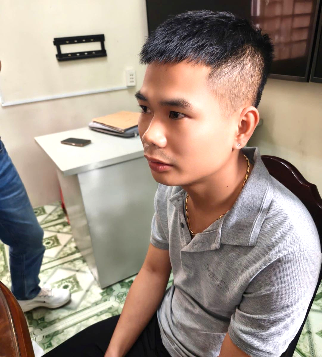 Hưng Yên: Triệt phá đường dây cho vay nặng lãi qua iCloud iPhone, giao dịch hơn 30 tỷ đồng- Ảnh 1.