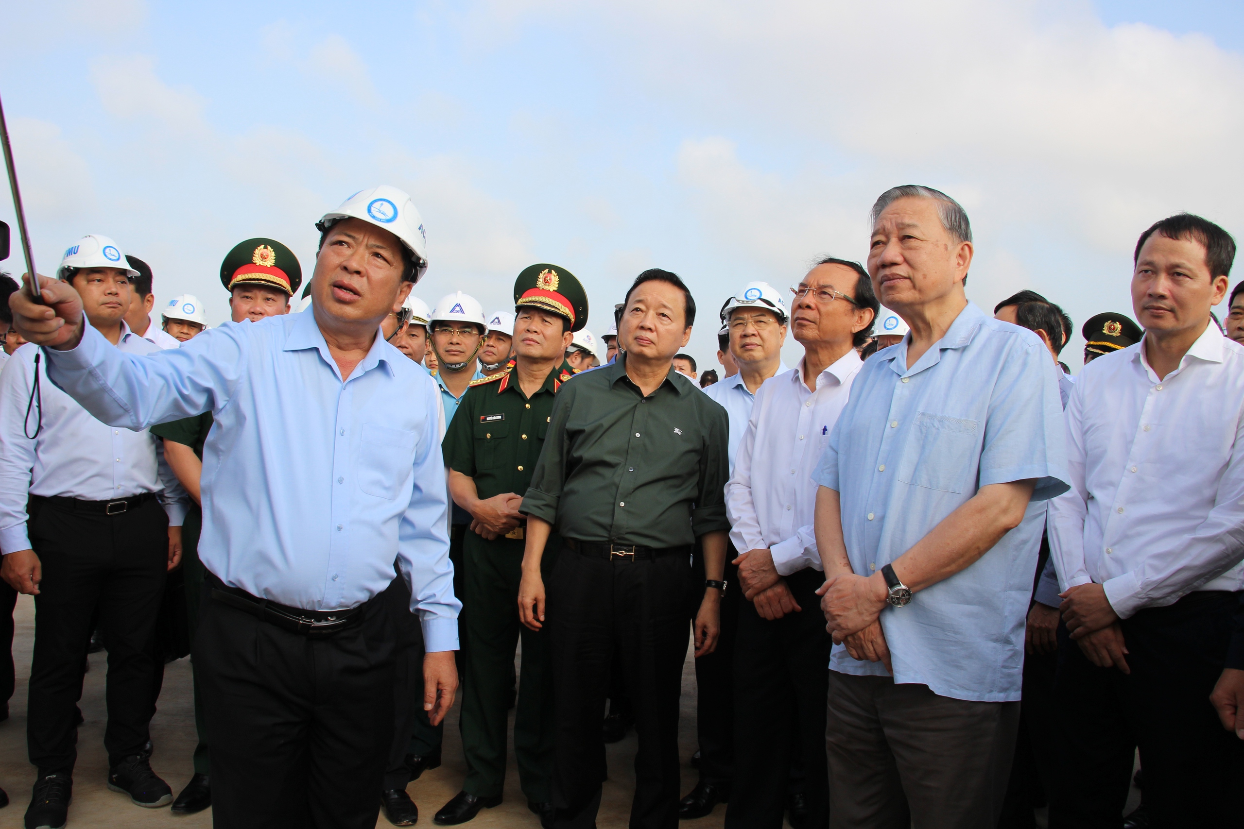 Tổng Bí thư Tô Lâm: Phải làm sớm đường sắt kết nối TP.HCM về sân bay Long Thành- Ảnh 1. Tổng Bí thư Tô Lâm: Phải làm sớm đường sắt kết nối TP.HCM về sân bay Long Thành- Ảnh 1.