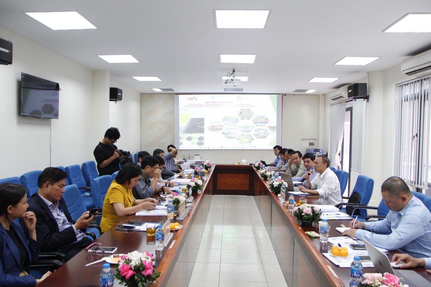 Toàn cảnh hội thảo chuyên đề giải pháp vật liệu carboncor asphanlt hướng đến xây dựng xanh cho trường học vùng biên giới đất liền..JPG