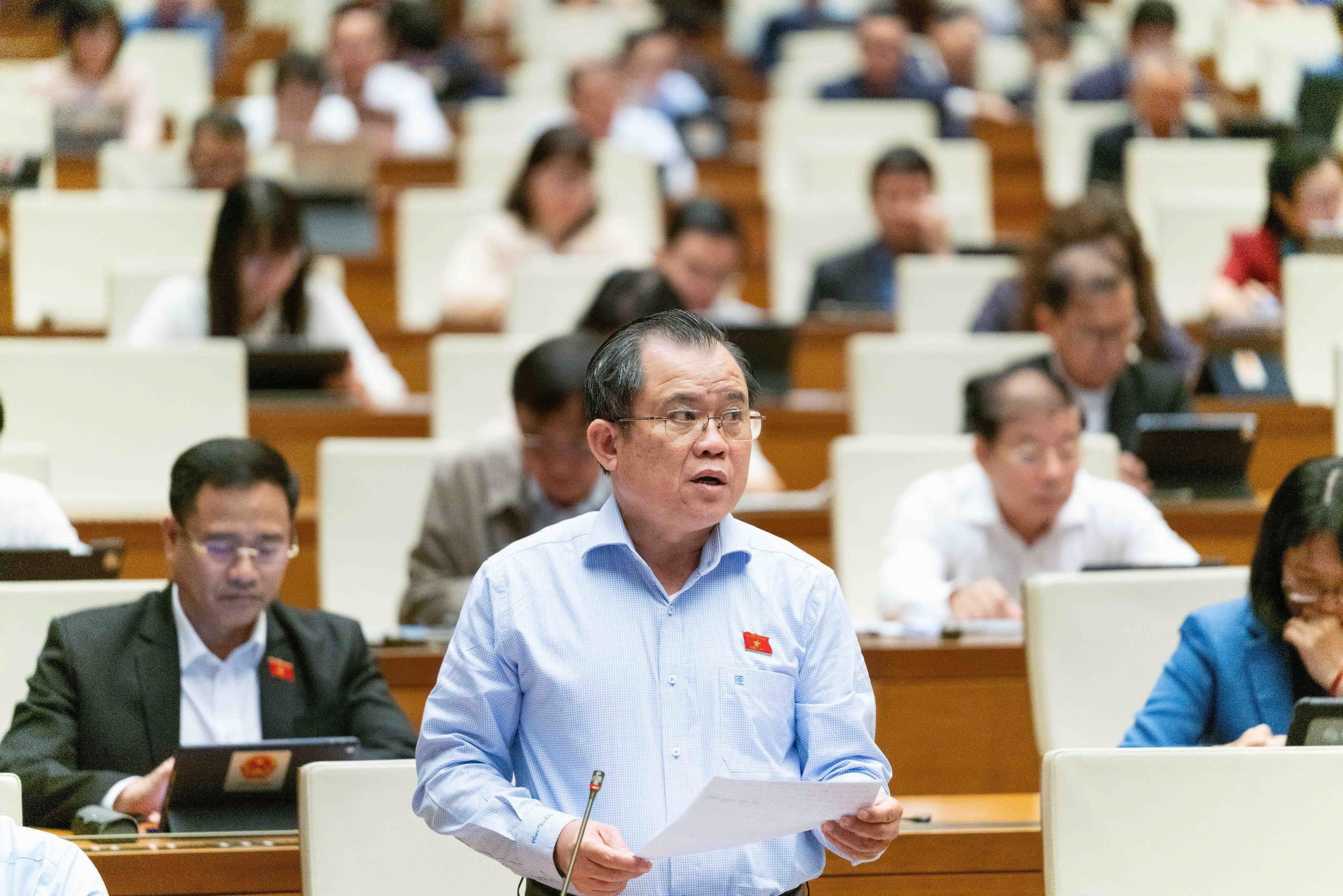 ĐBQH: Kiểm soát chặt viên chức làm ngoài để ngăn ngừa rủi ro- Ảnh 2.