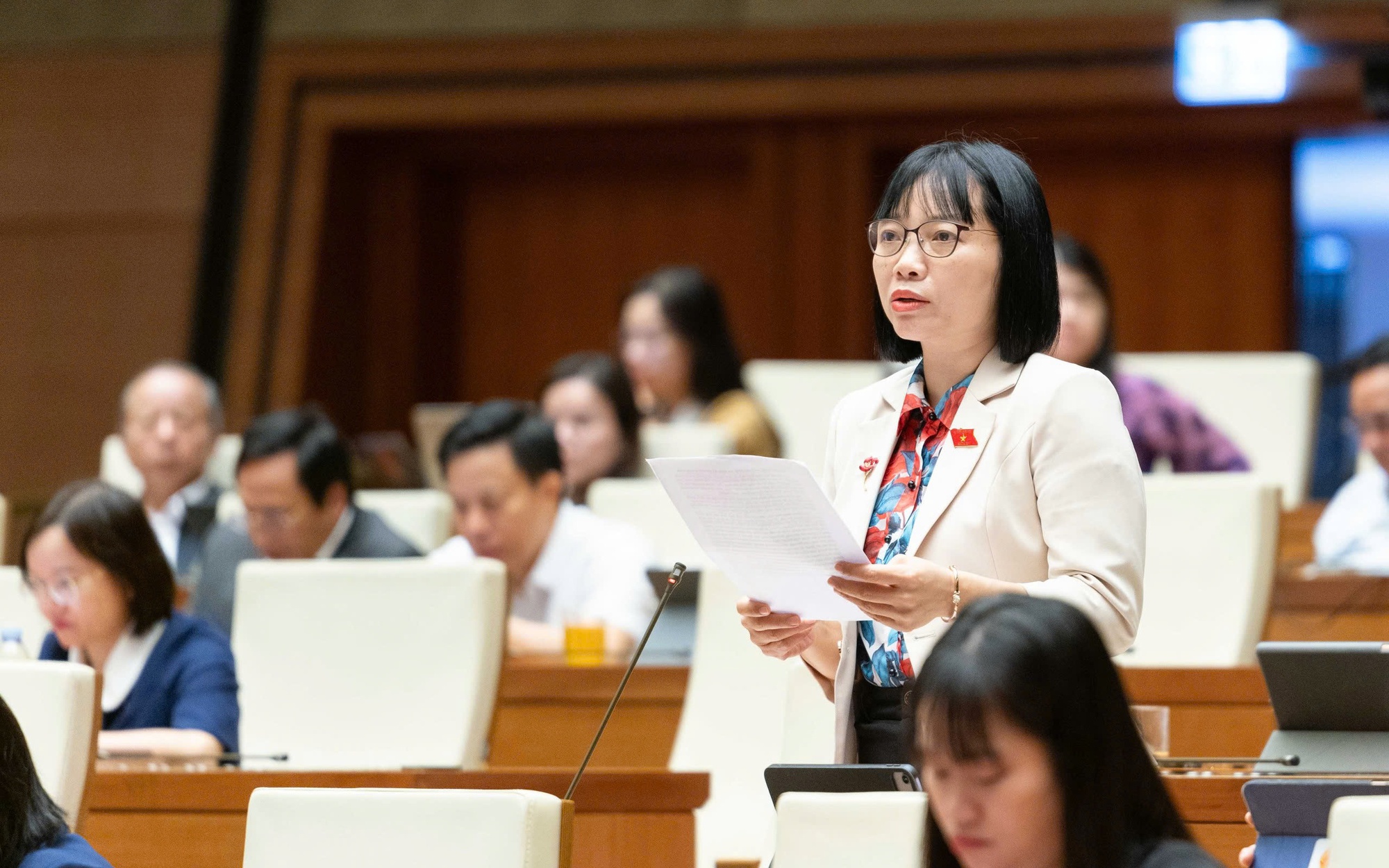 ĐBQH: Cần có chính sách hỗ trợ doanh nghiệp nghiên cứu, ứng dụng vật liệu xanh- Ảnh 5. ĐBQH: Dự thảo Luật Xây dựng (sửa đổi) chuẩn bị công phu, nhiều quy định đột phá