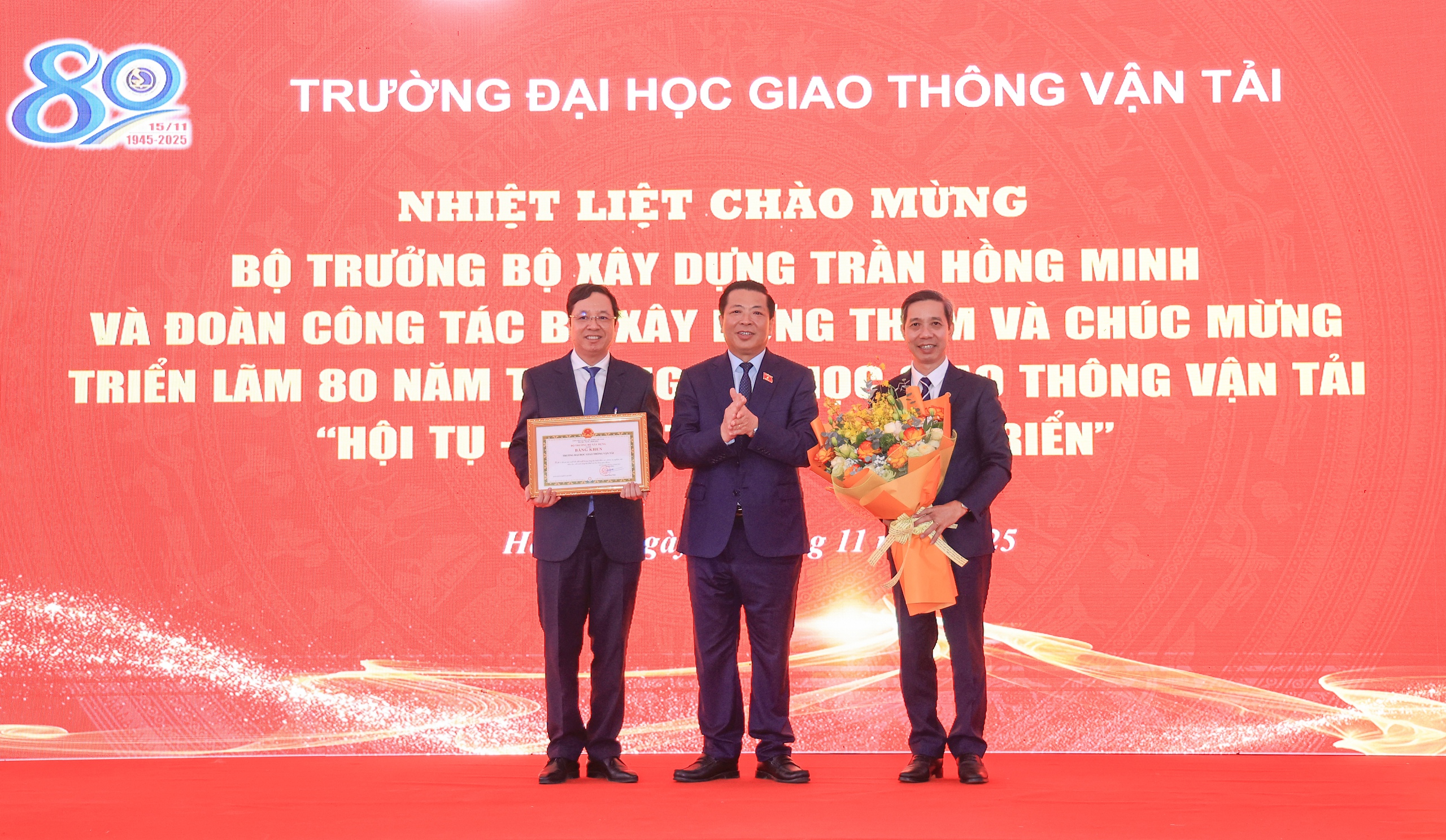 Bộ trưởng Bộ Xây dựng: ĐH GTVT là điểm tựa khoa học - công nghệ của ngành giao thông- Ảnh 2.