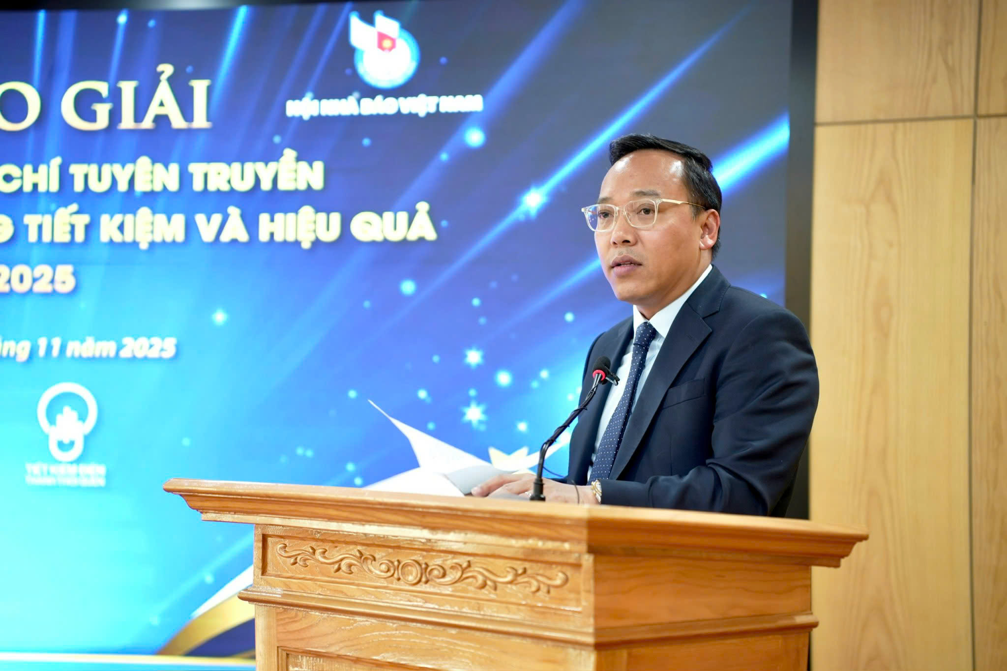 Báo Xây dựng được giải báo chí về năng lượng của Bộ Công thương- Ảnh 2. Báo Xây dựng được giải báo chí về năng lượng của Bộ Công thương- Ảnh 2.